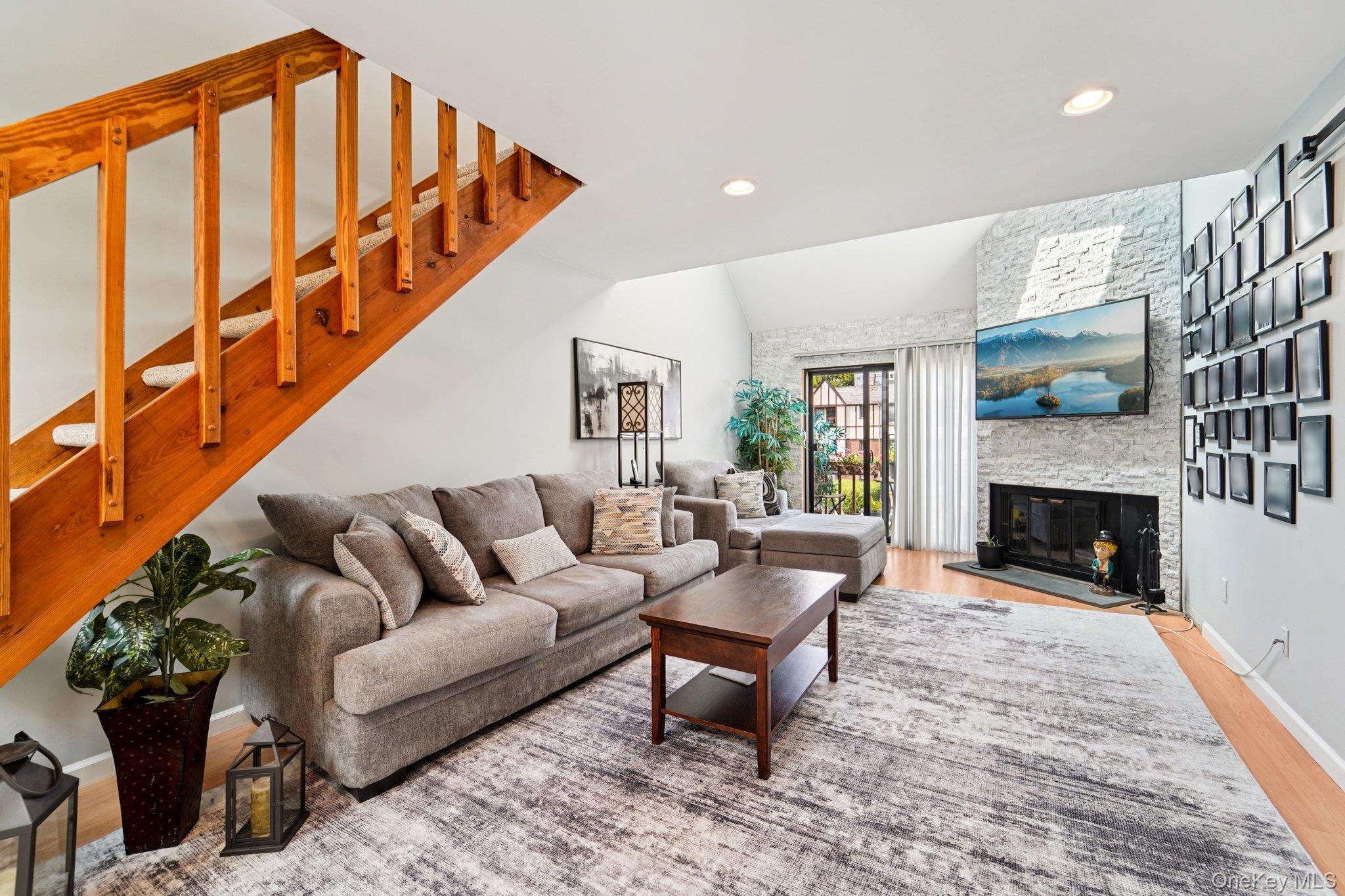 15 Greenridge Avenue # 16, White Plains, NY 10605