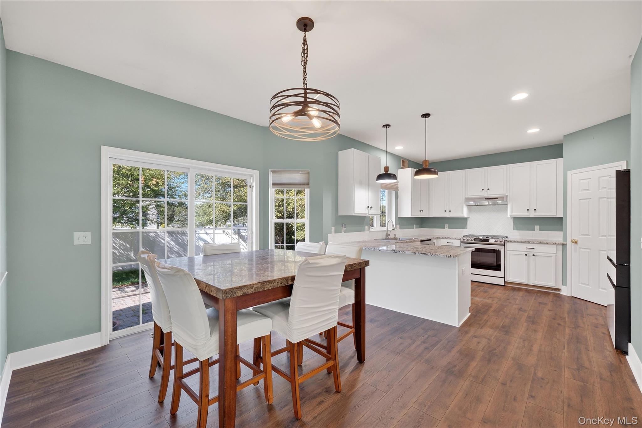 2806 Cherry Tree Way, New Windsor, NY 12553