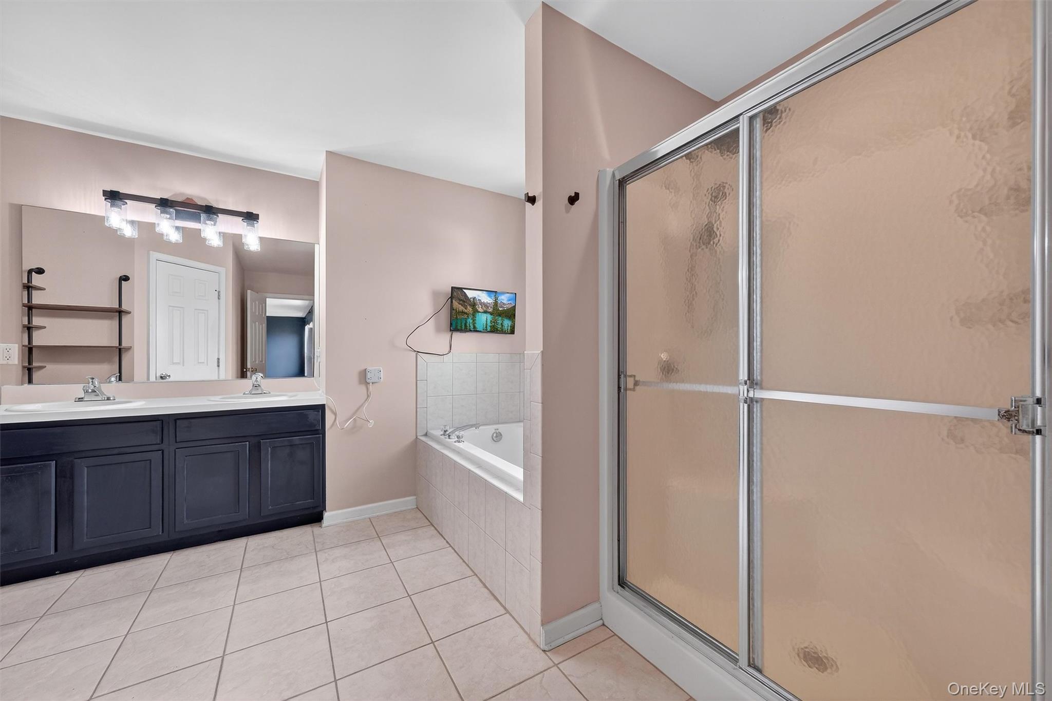 2806 Cherry Tree Way, New Windsor, NY 12553