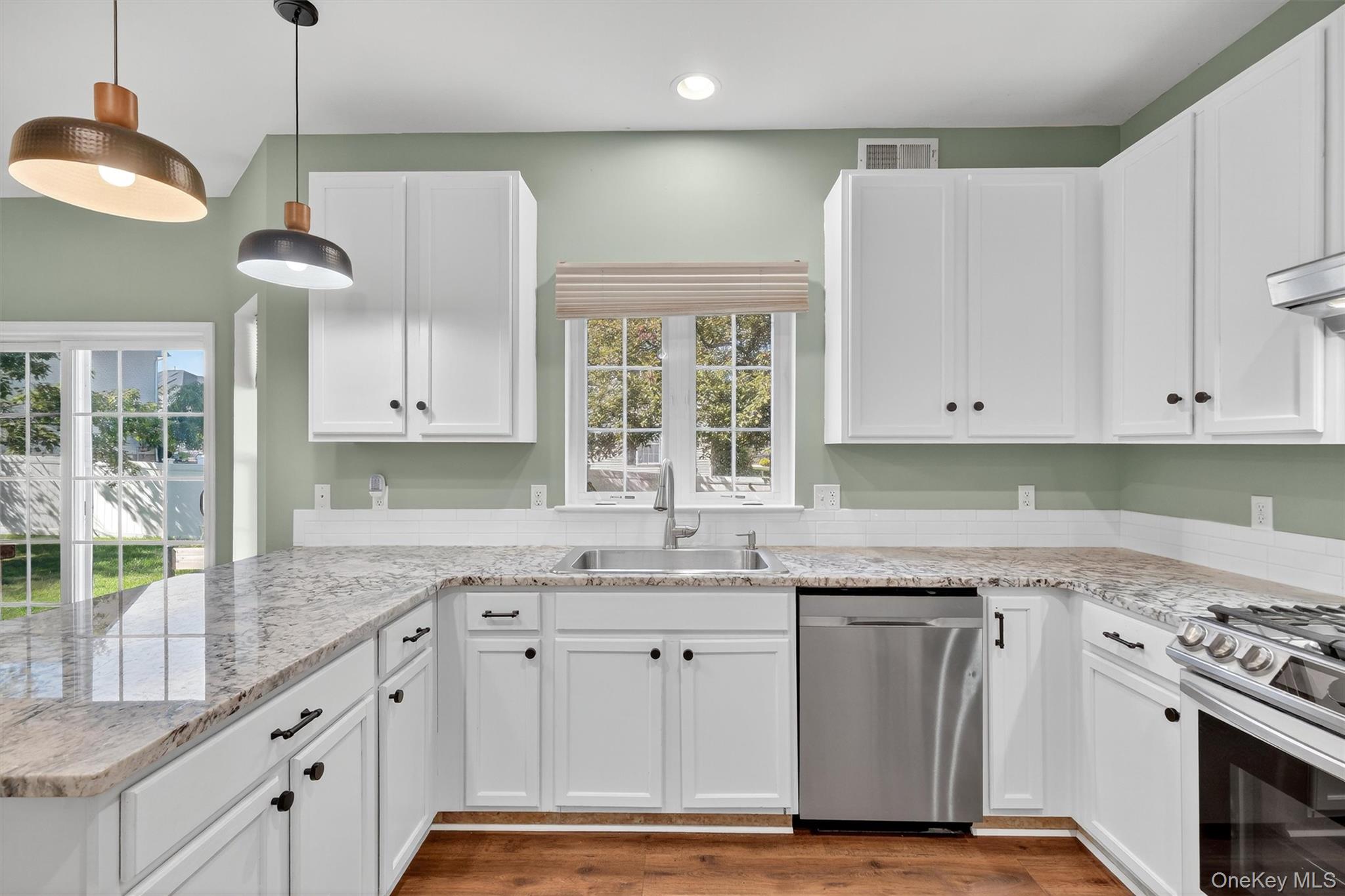 2806 Cherry Tree Way, New Windsor, NY 12553