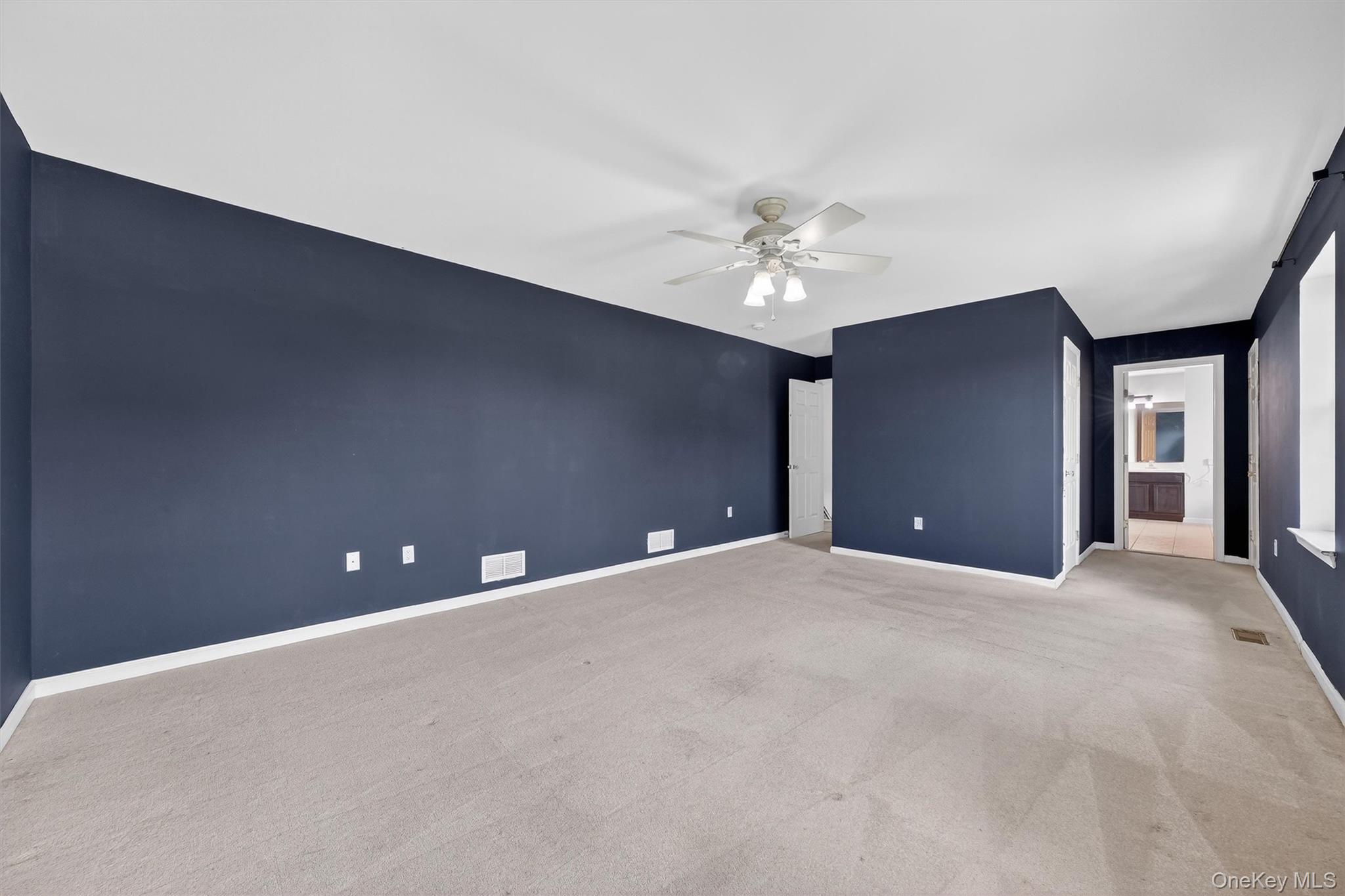 2806 Cherry Tree Way, New Windsor, NY 12553