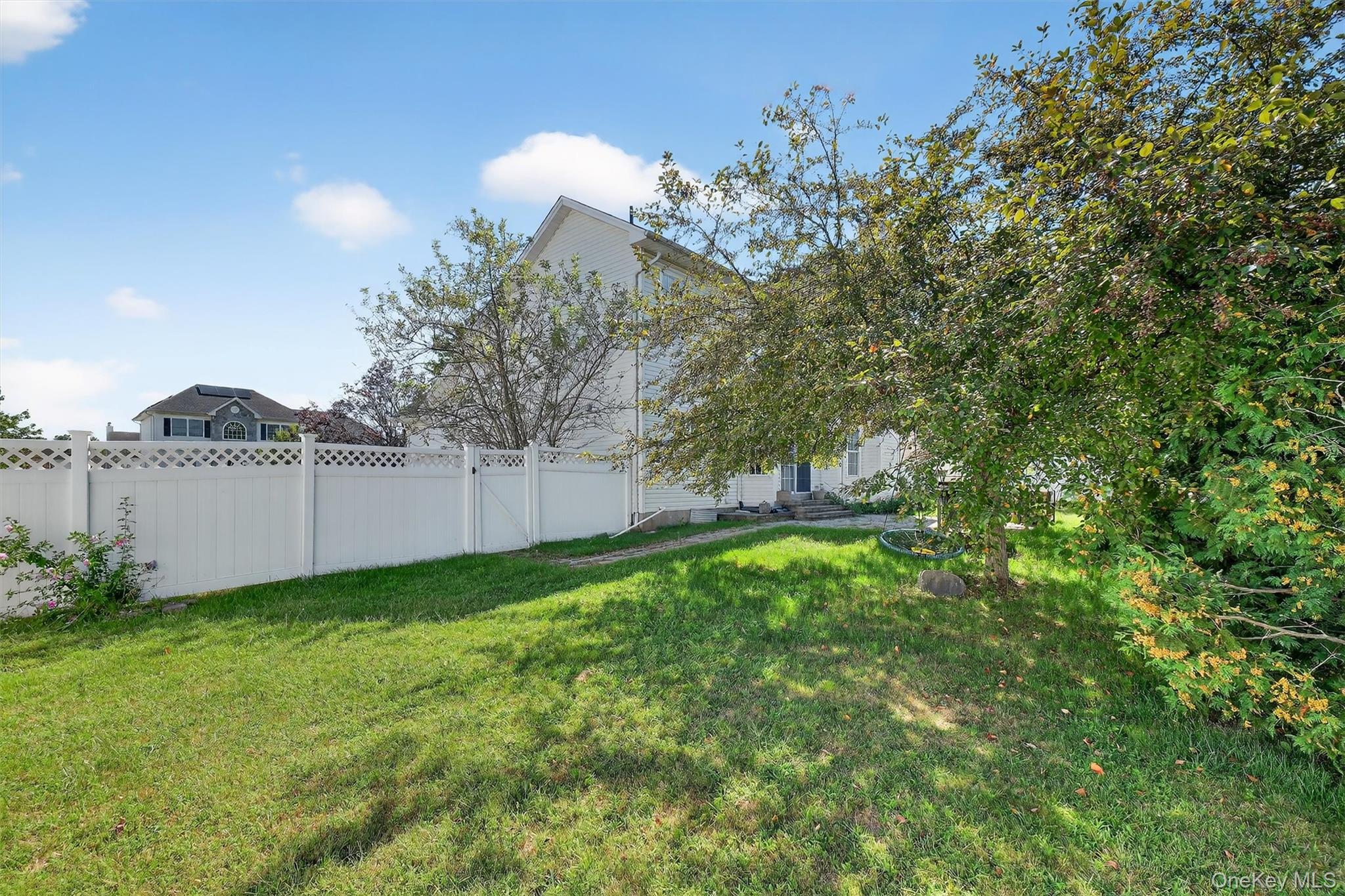 2806 Cherry Tree Way, New Windsor, NY 12553