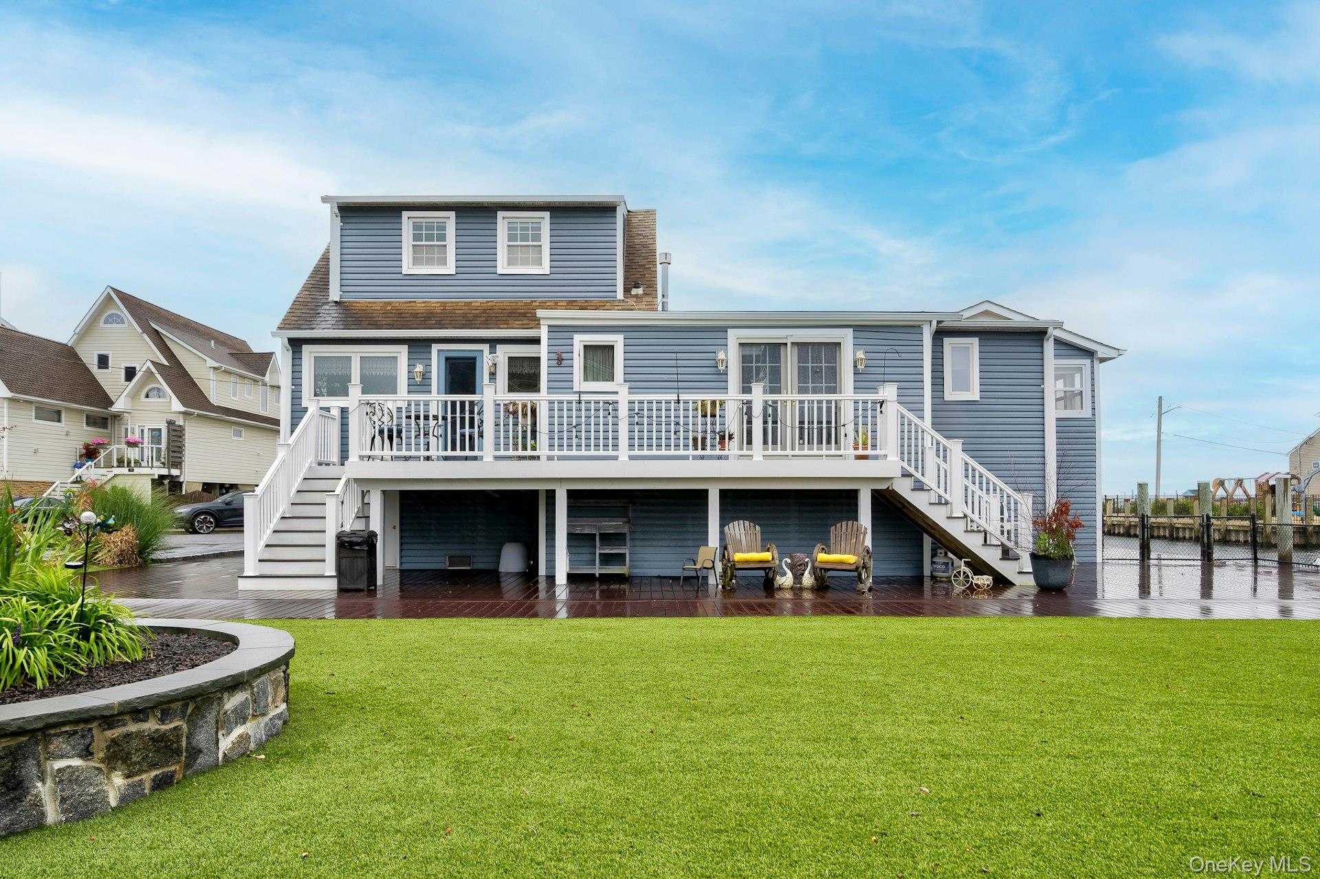 2 Bayview Avenue E, Lindenhurst, NY 11757