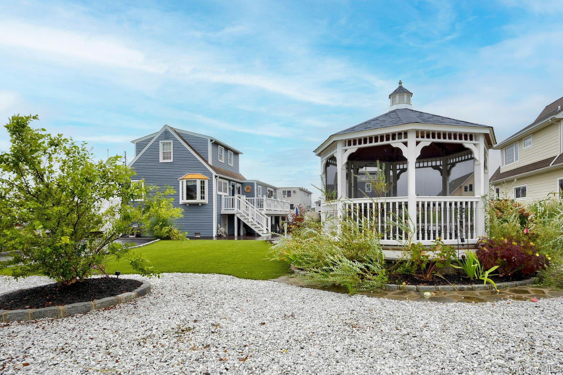 2 Bayview Avenue E, Lindenhurst, NY 11757