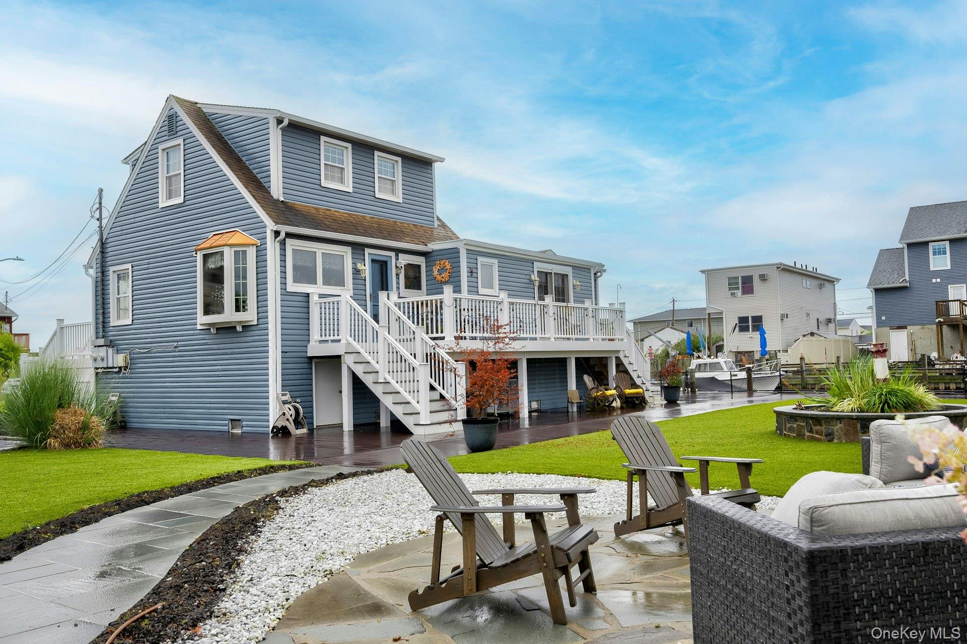 2 Bayview Avenue E, Lindenhurst, NY 11757