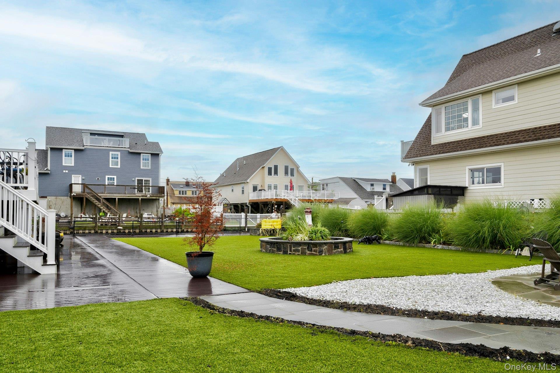 2 Bayview Avenue E, Lindenhurst, NY 11757