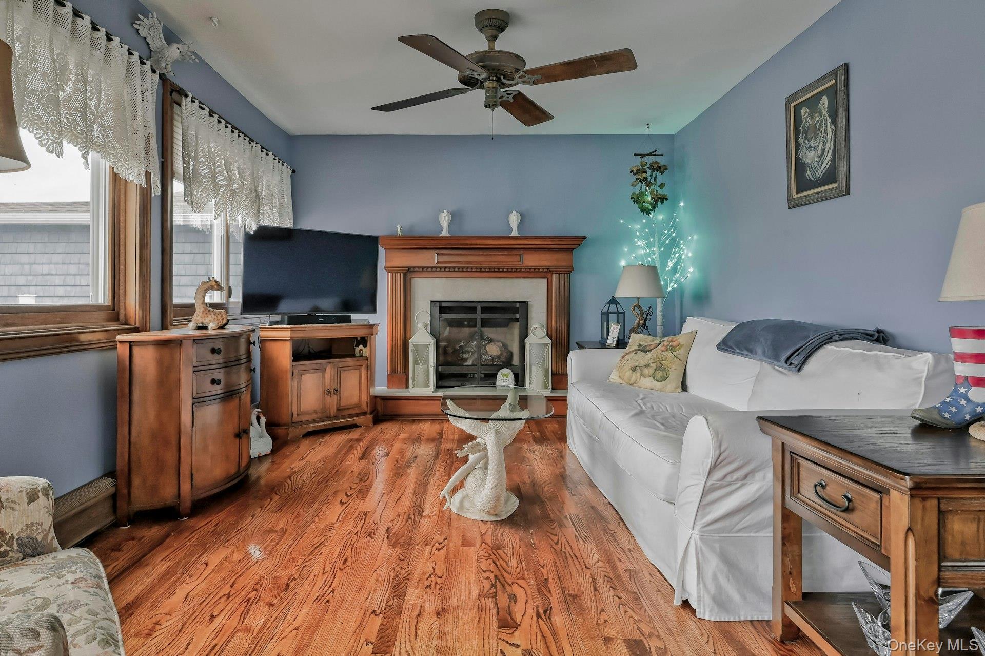 2 Bayview Avenue E, Lindenhurst, NY 11757