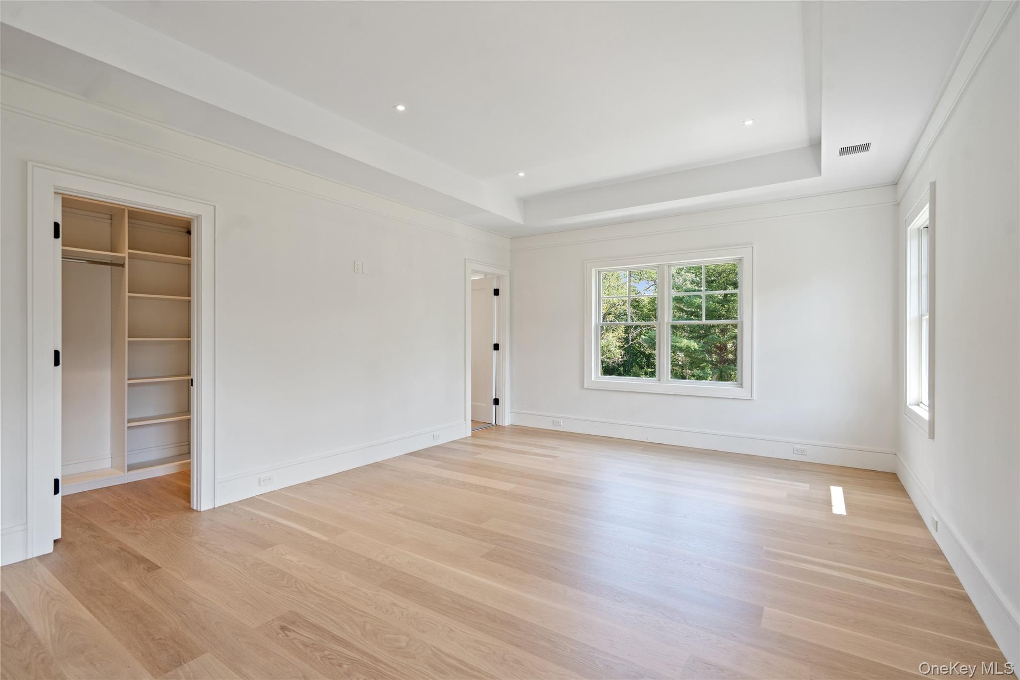 8 Dogwood Hill, Brookville, NY 11545