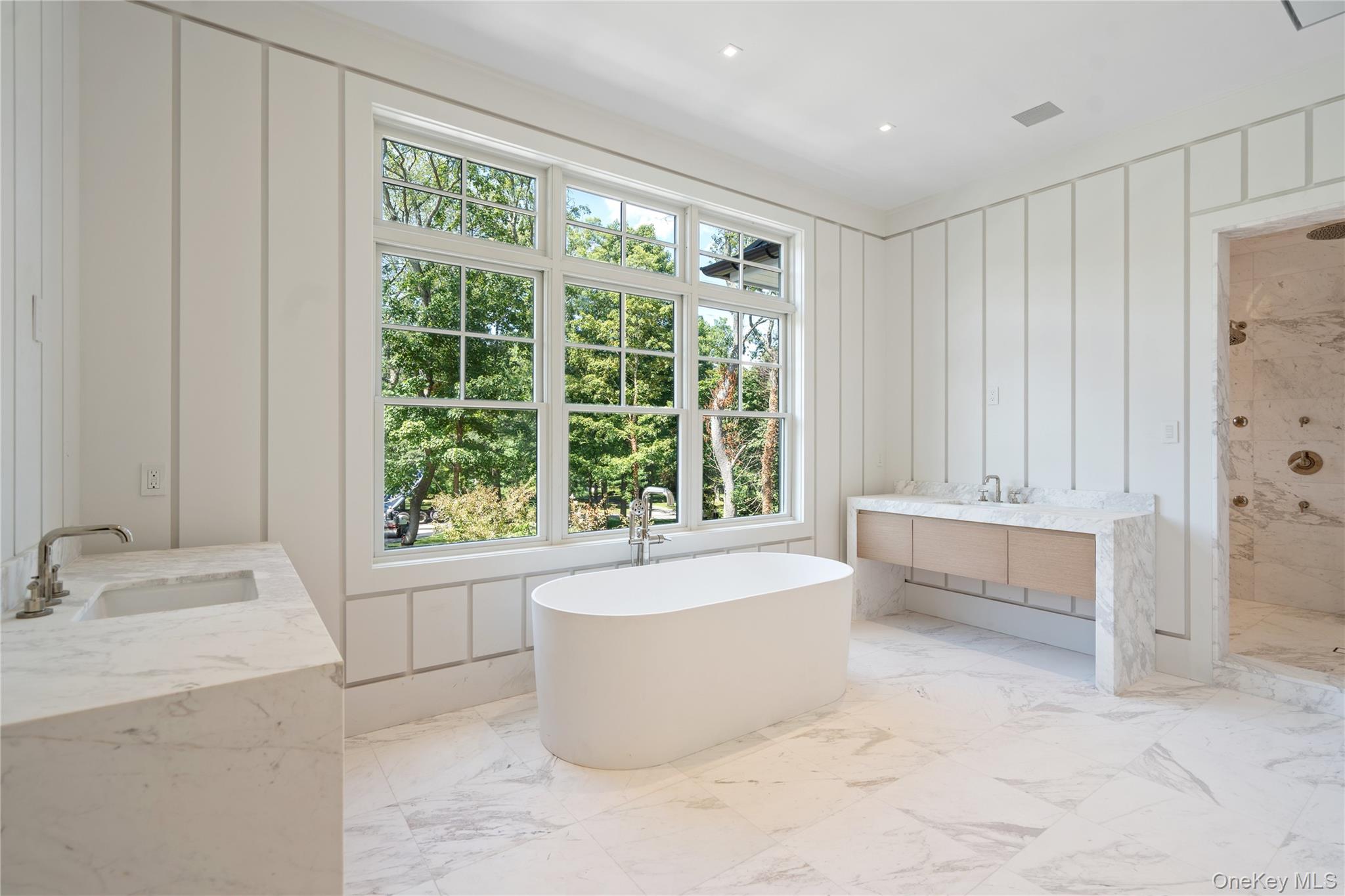 8 Dogwood Hill, Brookville, NY 11545