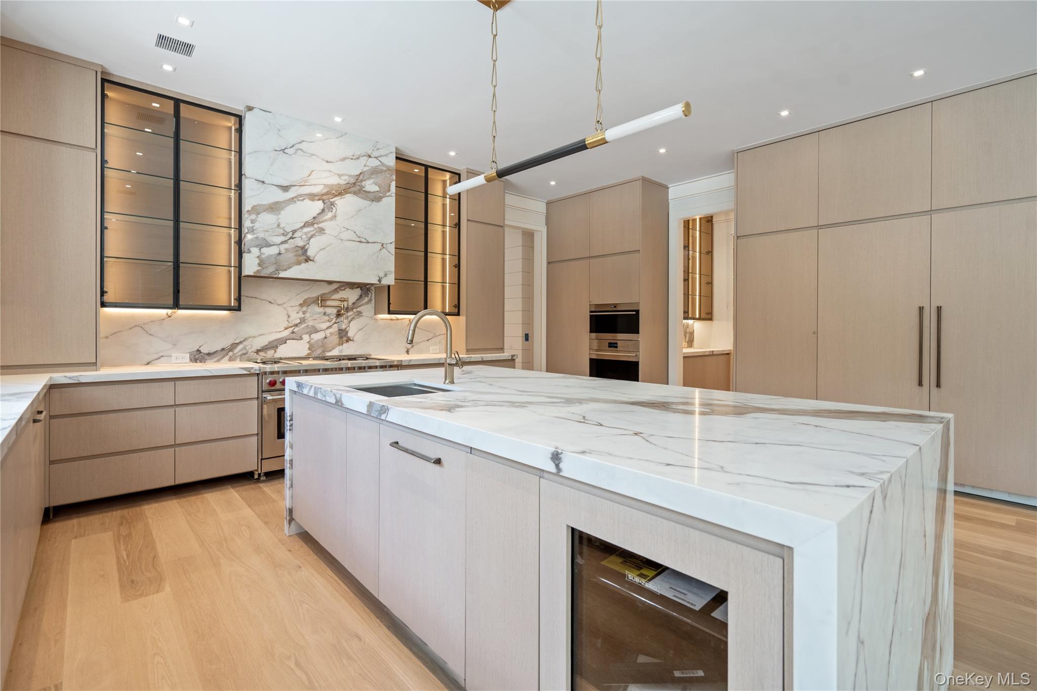 8 Dogwood Hill, Brookville, NY 11545