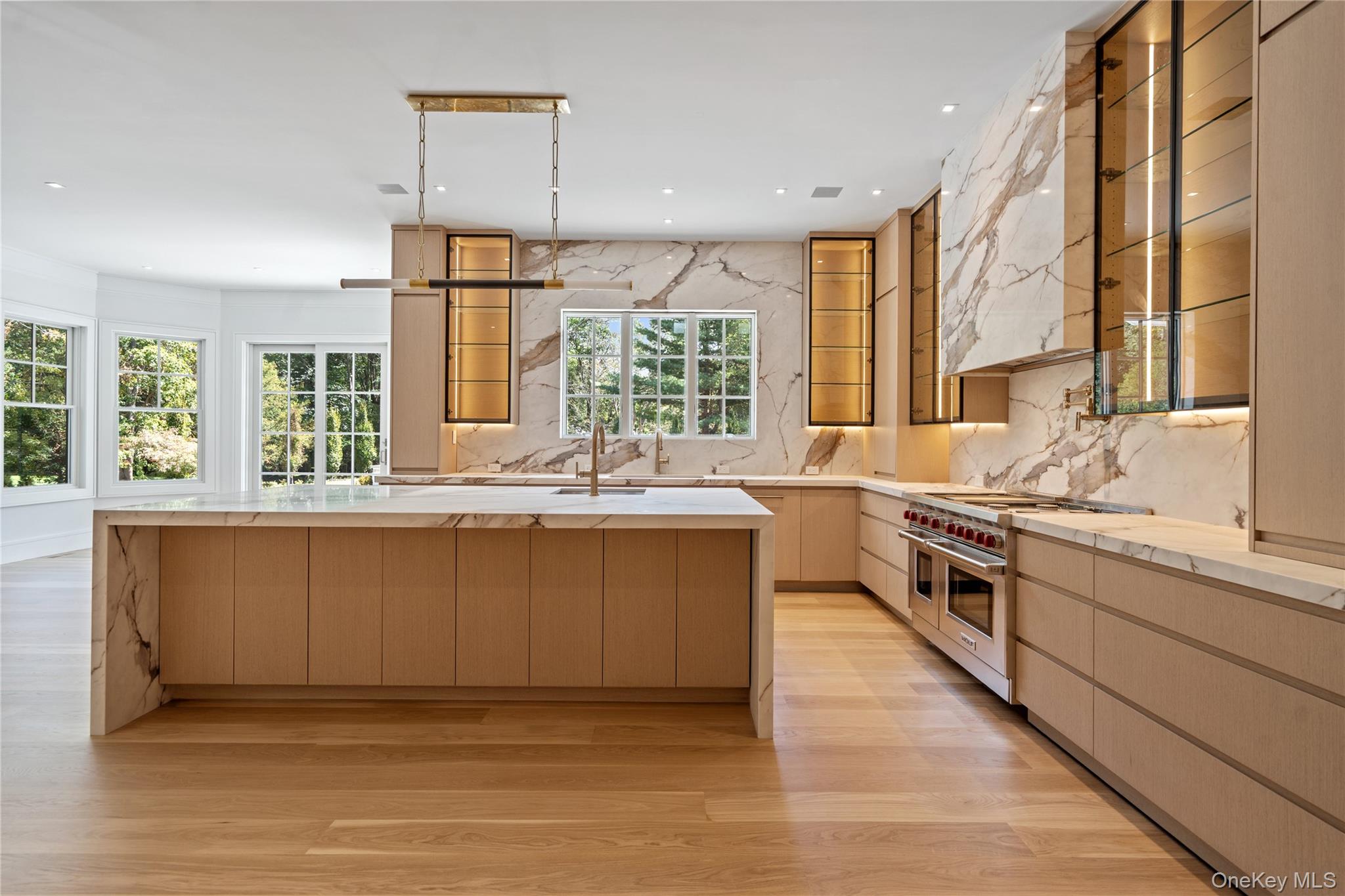 8 Dogwood Hill, Brookville, NY 11545