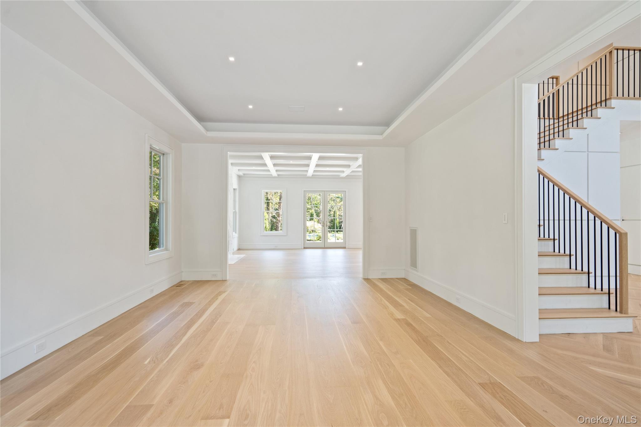 8 Dogwood Hill, Brookville, NY 11545