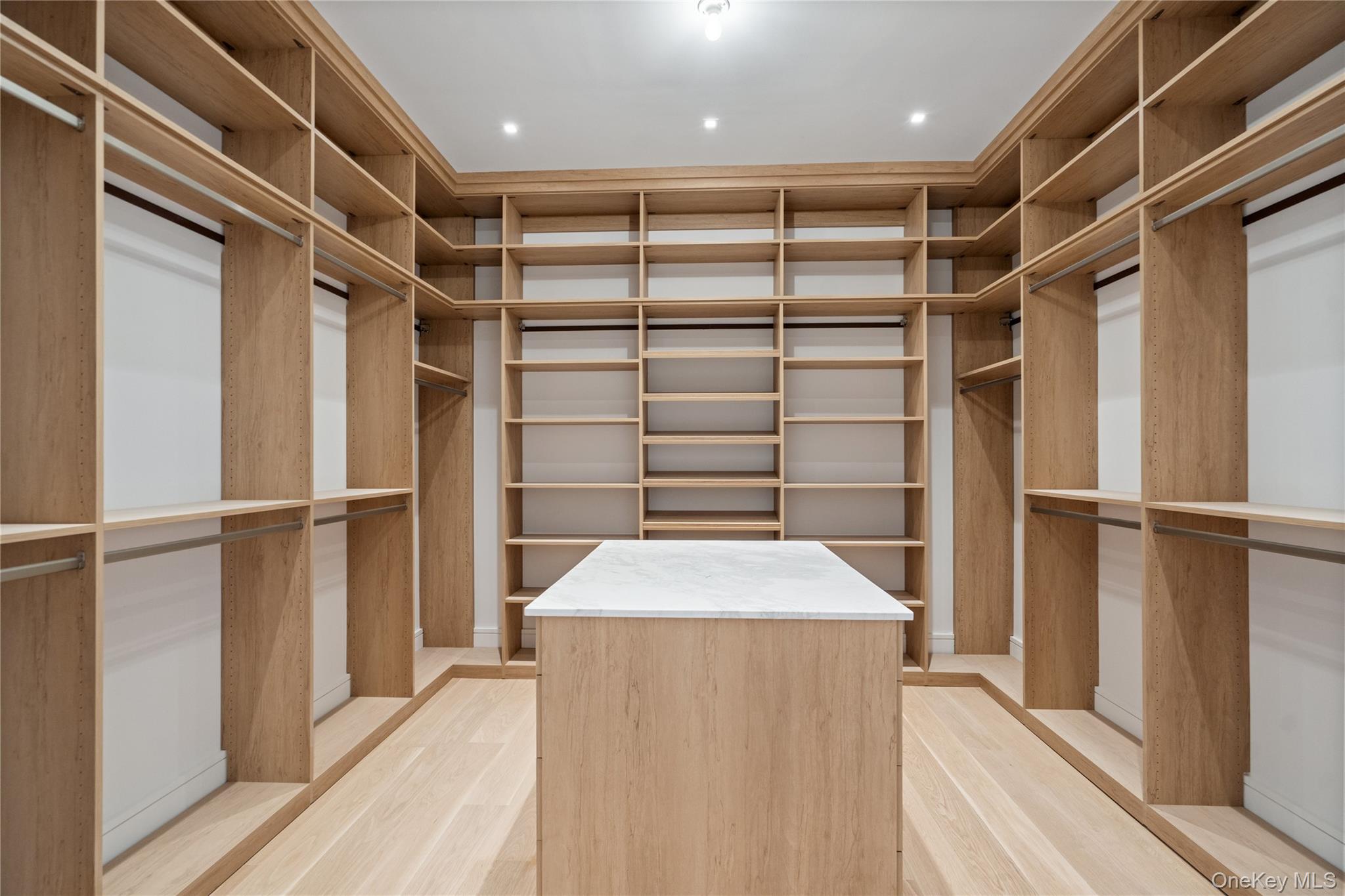 8 Dogwood Hill, Brookville, NY 11545