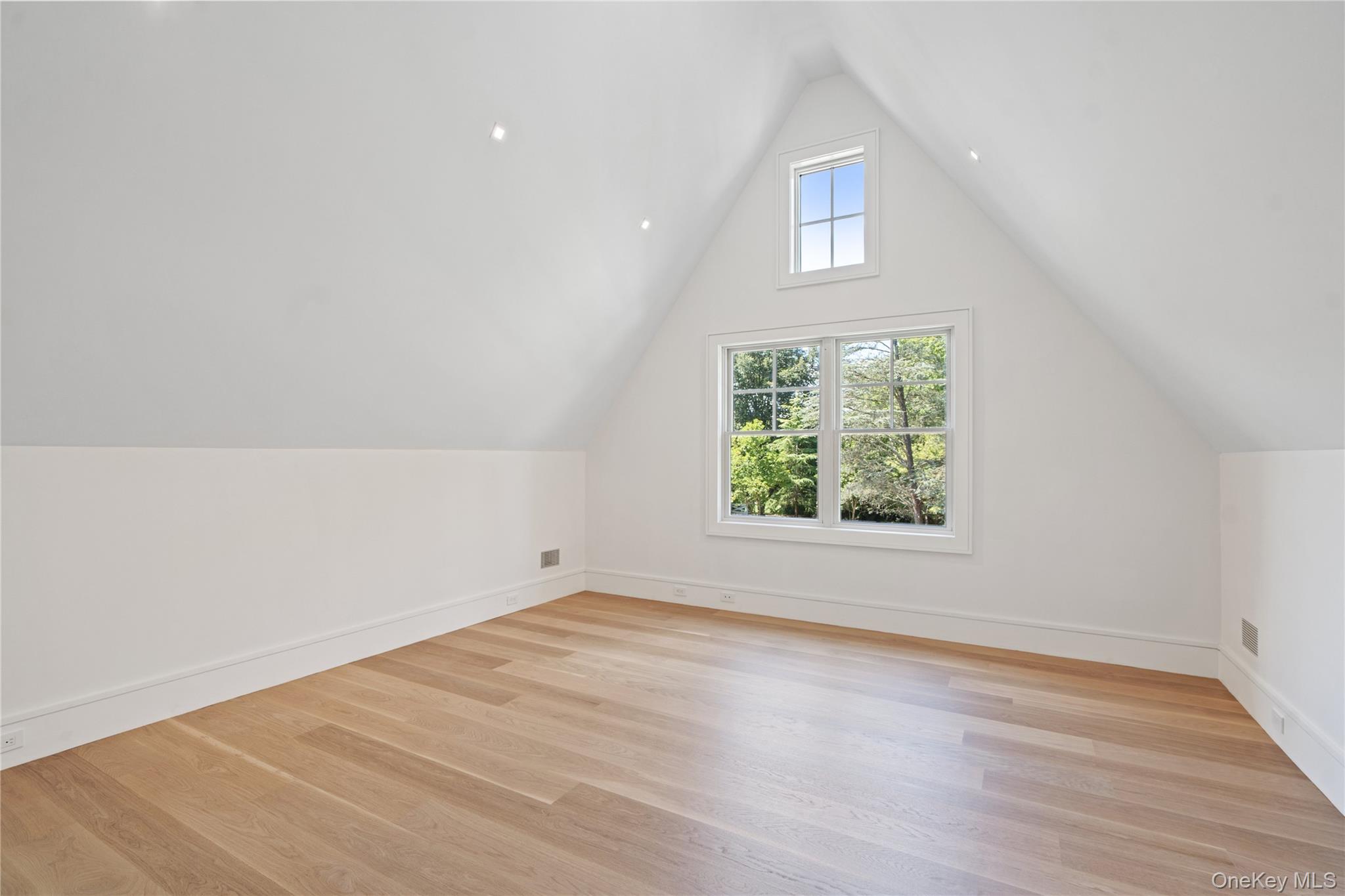 8 Dogwood Hill, Brookville, NY 11545