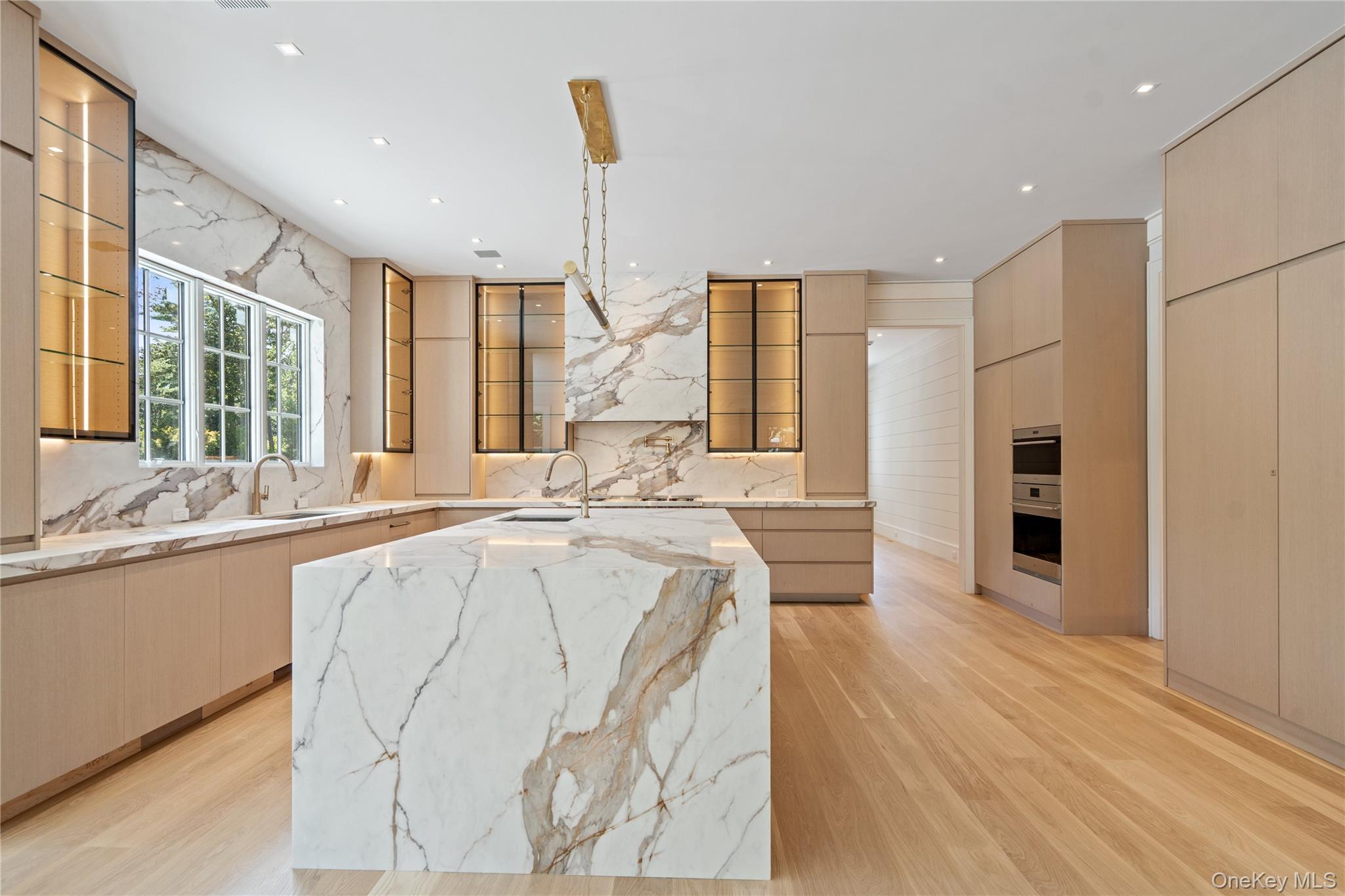 8 Dogwood Hill, Brookville, NY 11545