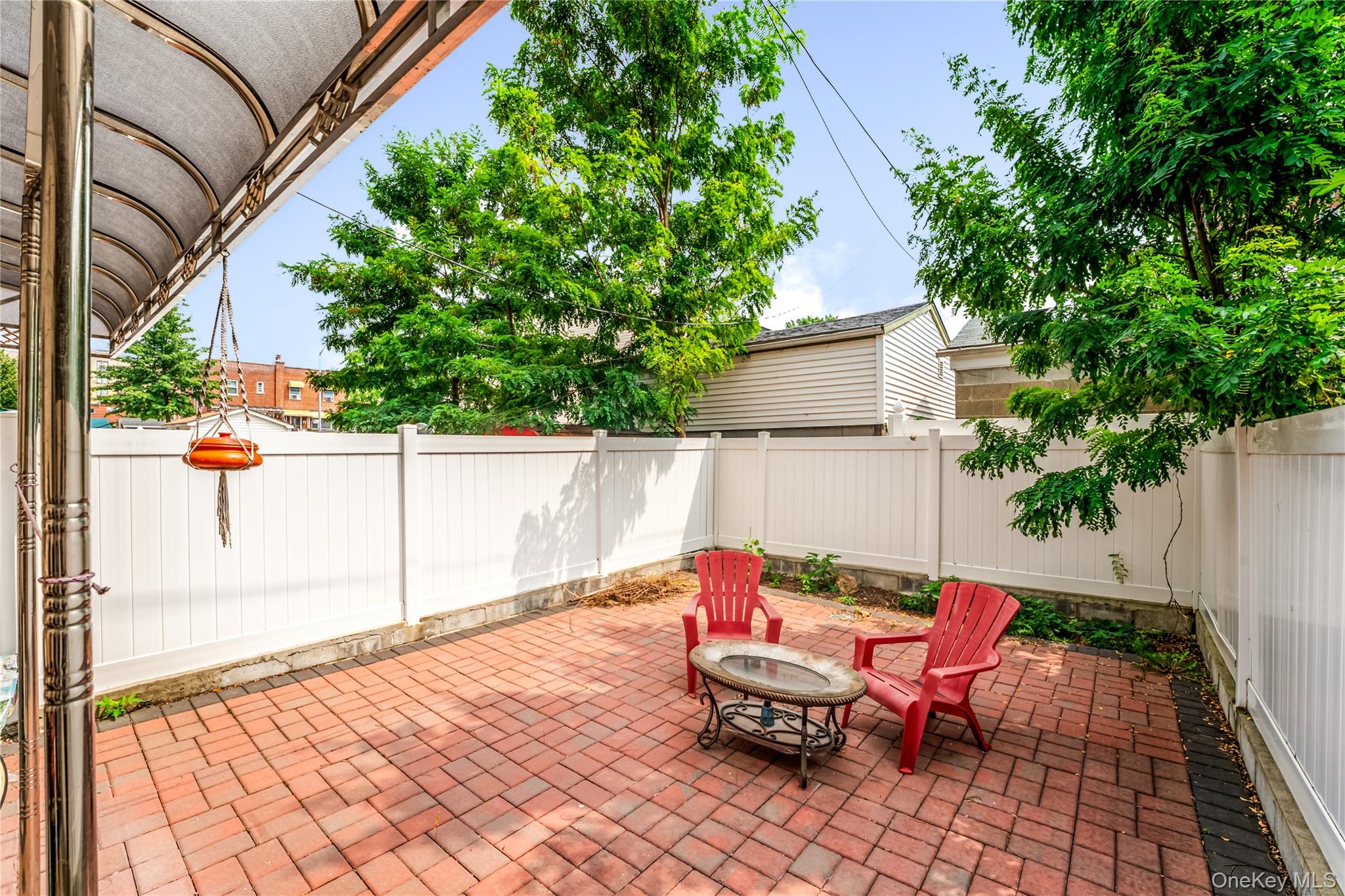 1068 Pugsley Avenue, Bronx, NY 10472