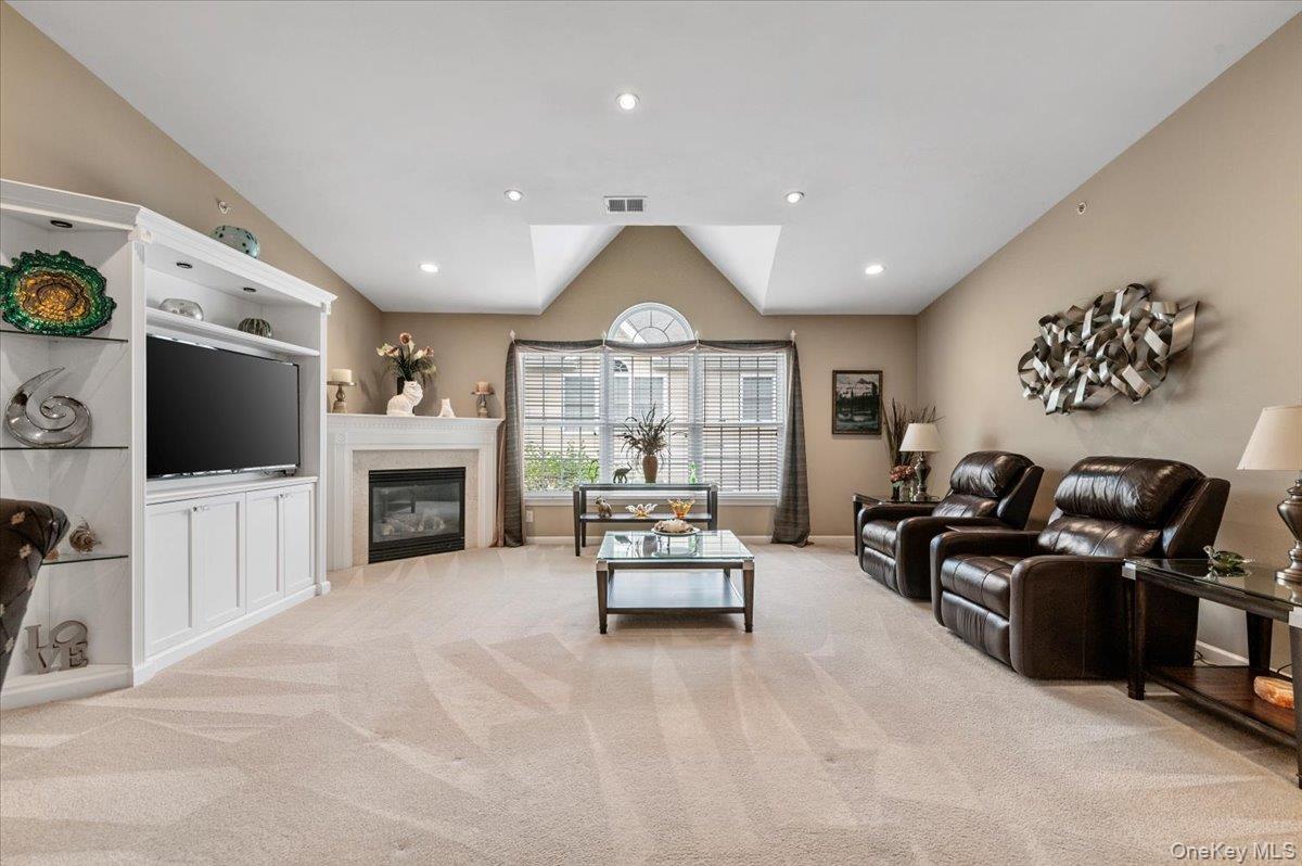 108 Joseph Lane, Dix Hills, NY 11746