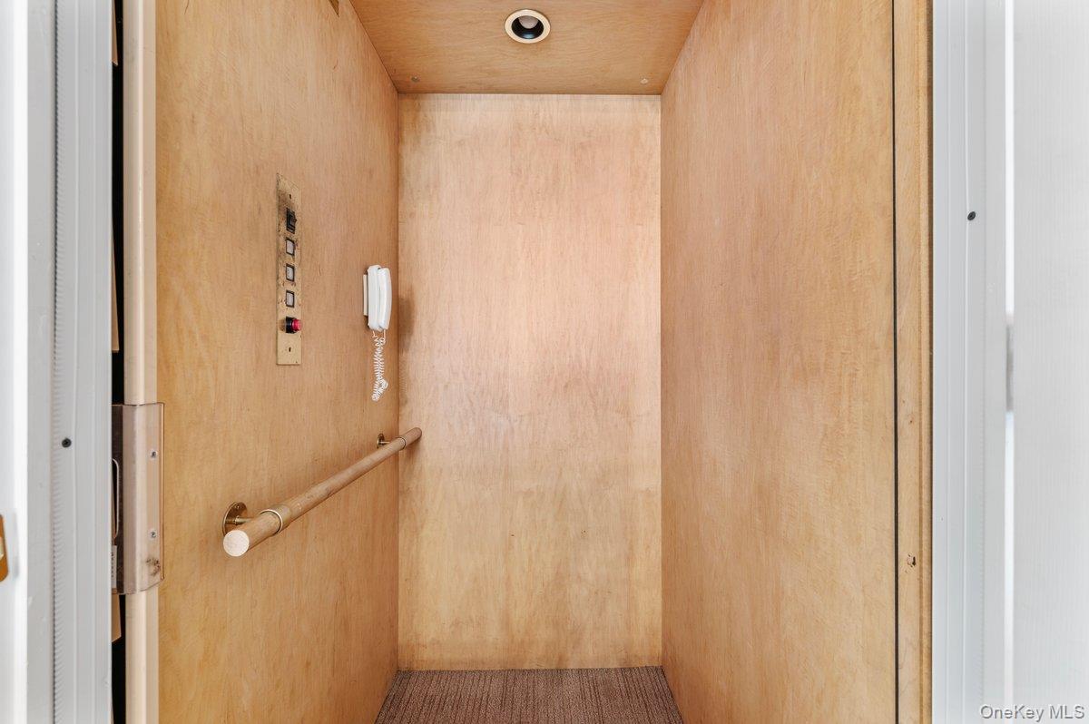 108 Joseph Lane, Dix Hills, NY 11746