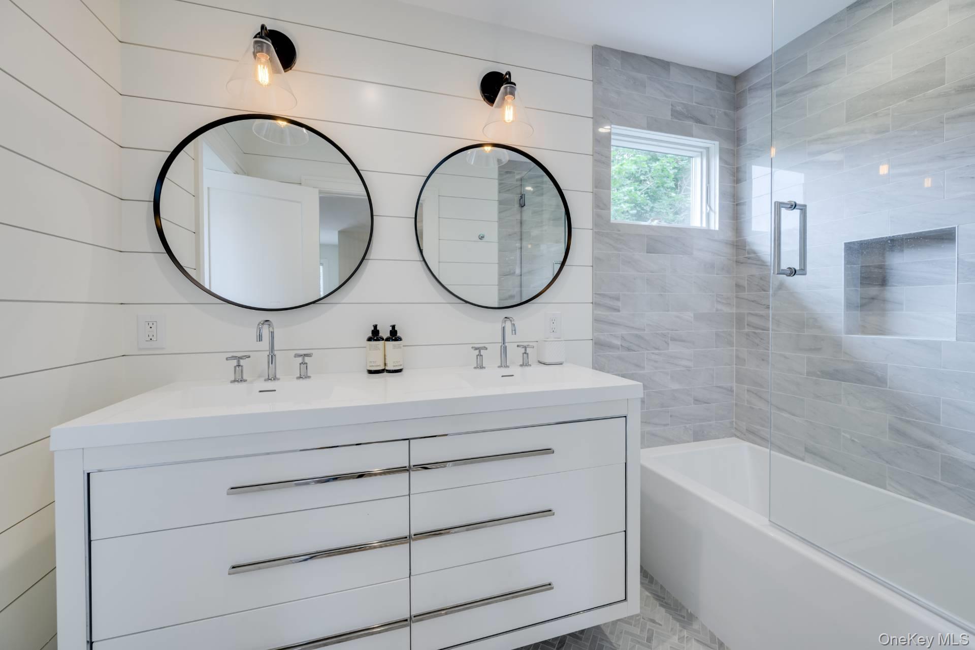 18 Lillian Lane, Southampton, NY 11968