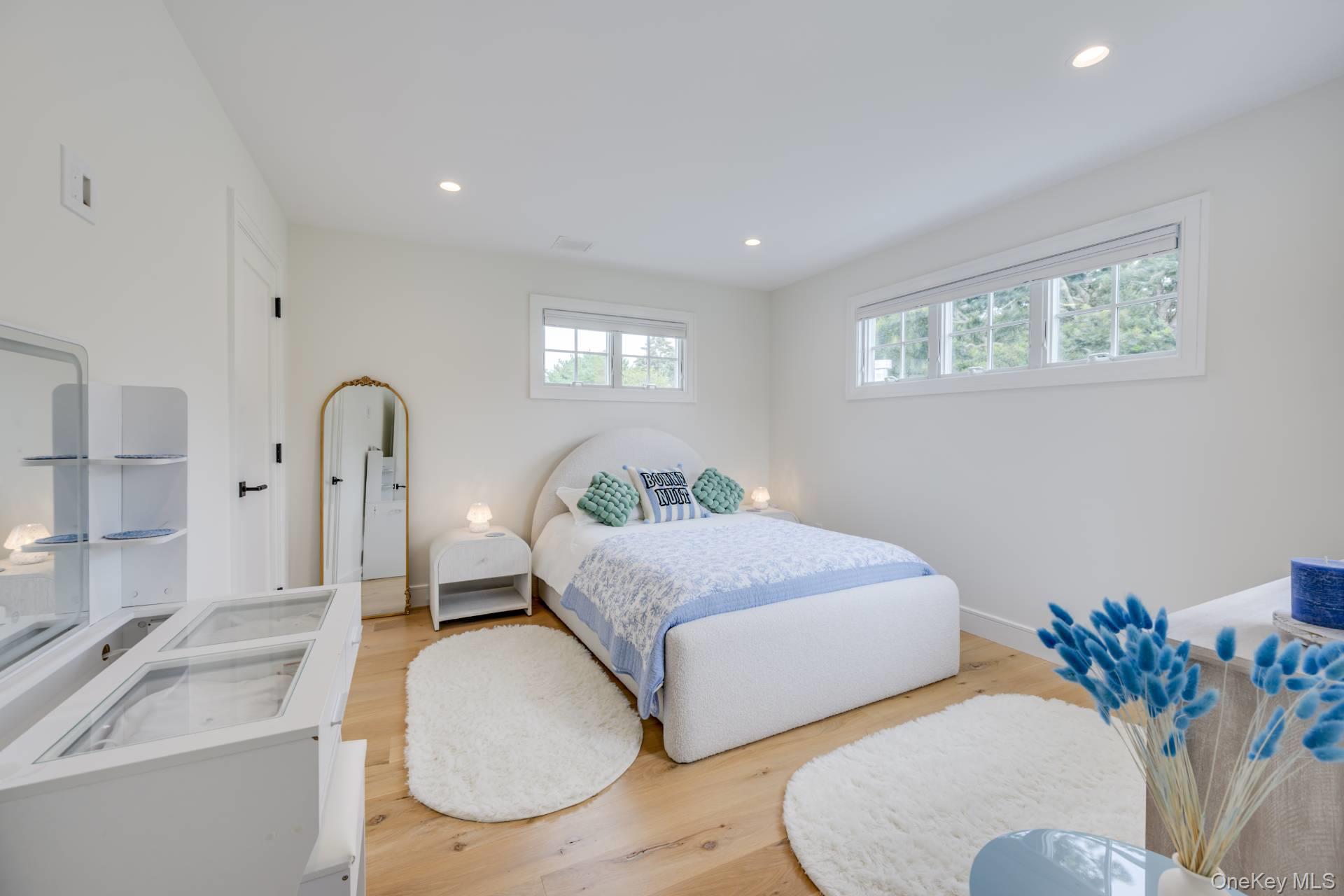 18 Lillian Lane, Southampton, NY 11968