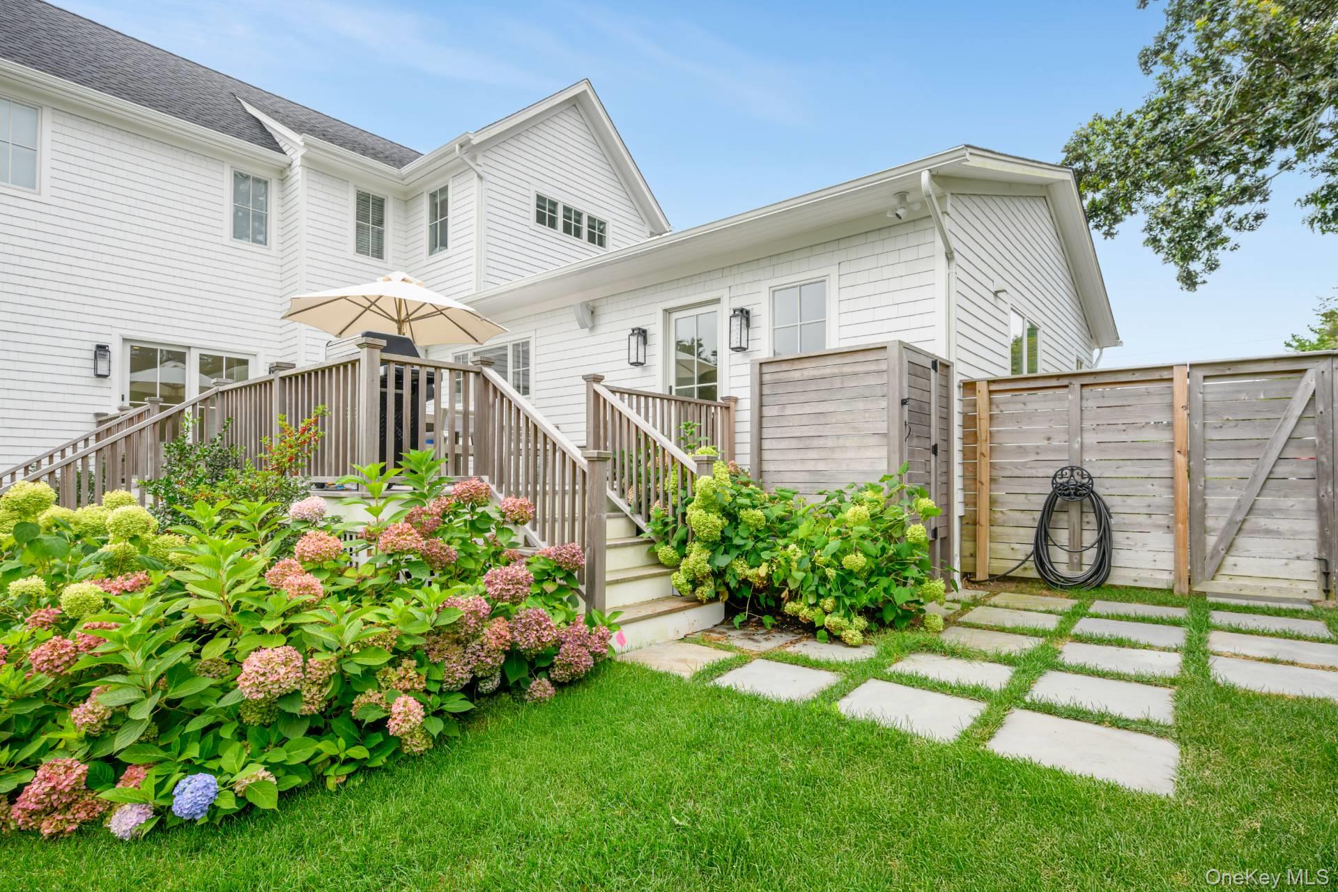 18 Lillian Lane, Southampton, NY 11968