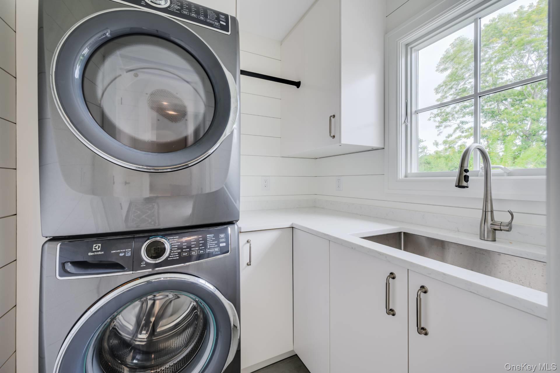 18 Lillian Lane, Southampton, NY 11968