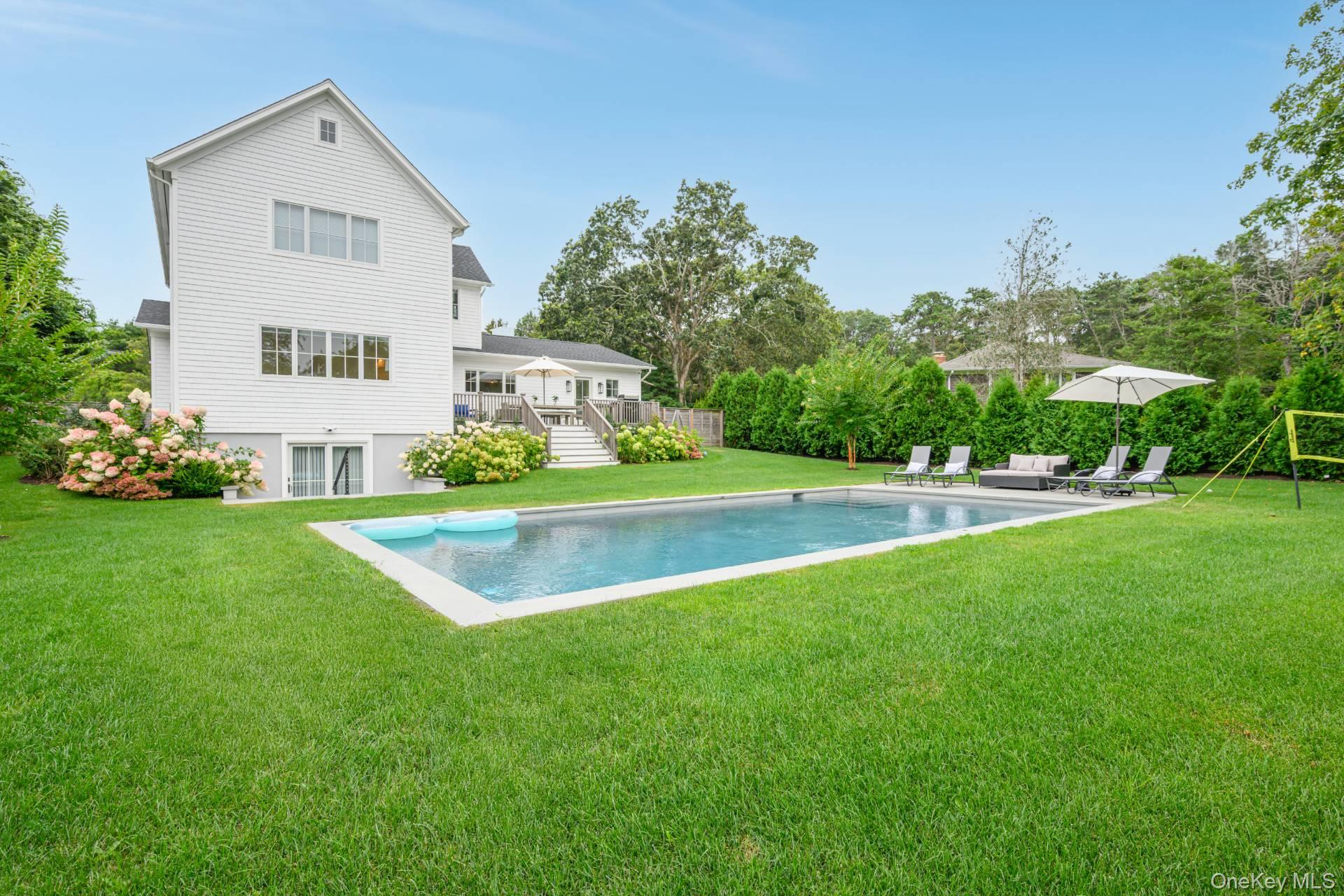 18 Lillian Lane, Southampton, NY 11968