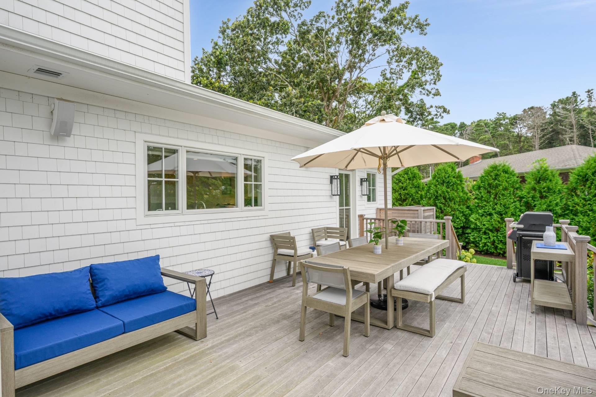 18 Lillian Lane, Southampton, NY 11968