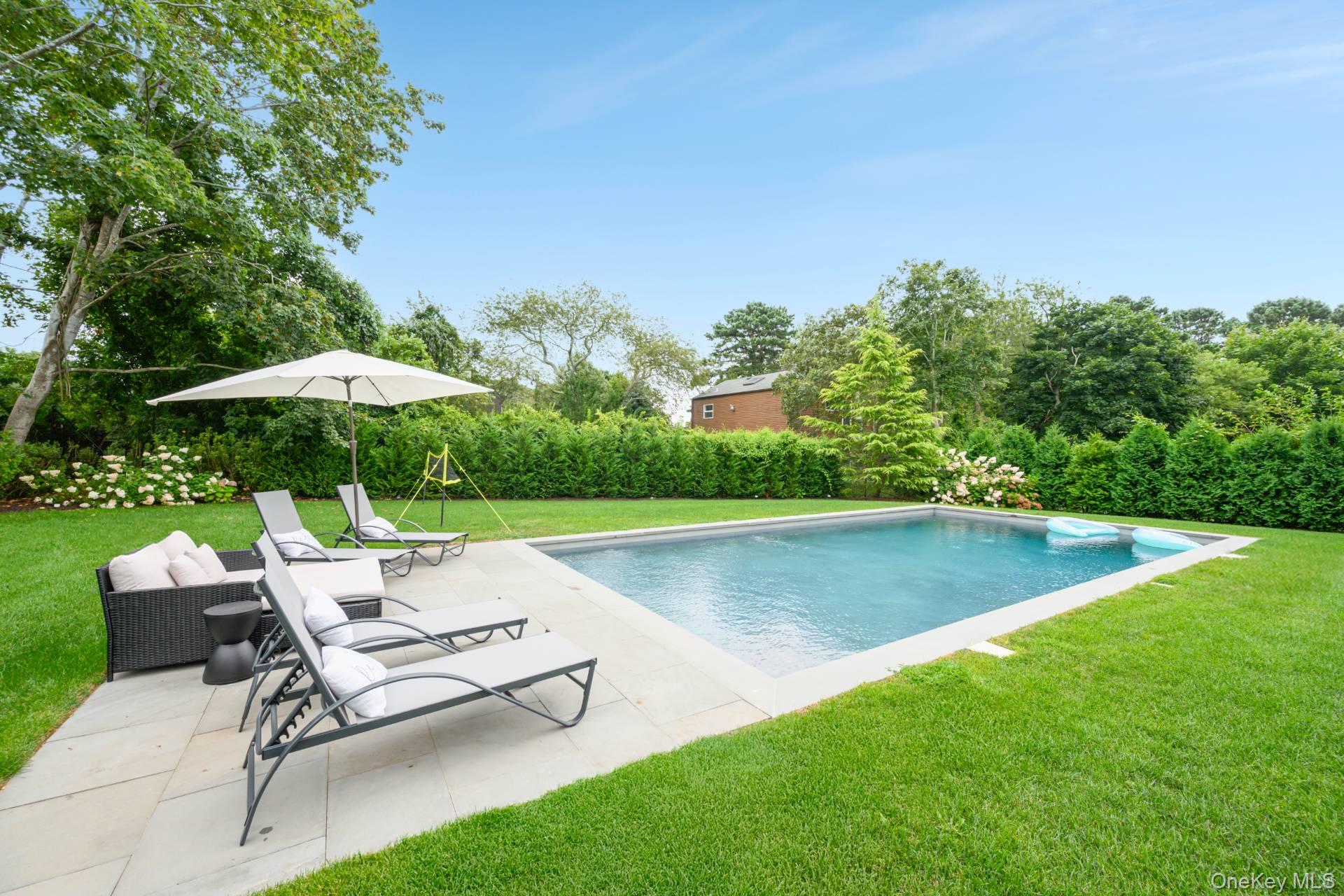 18 Lillian Lane, Southampton, NY 11968