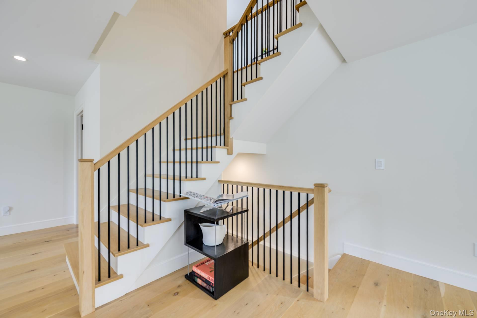 18 Lillian Lane, Southampton, NY 11968