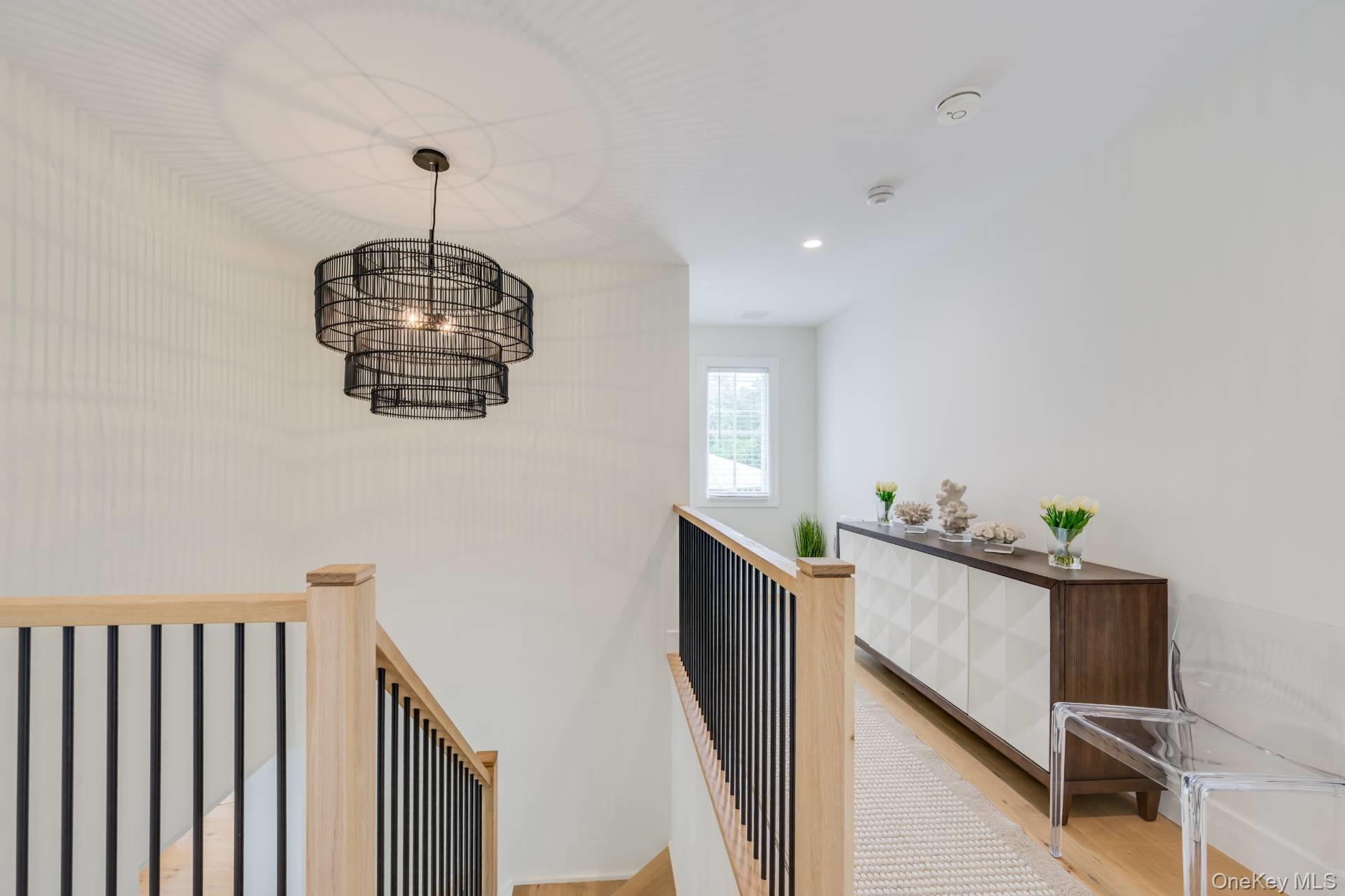 18 Lillian Lane, Southampton, NY 11968