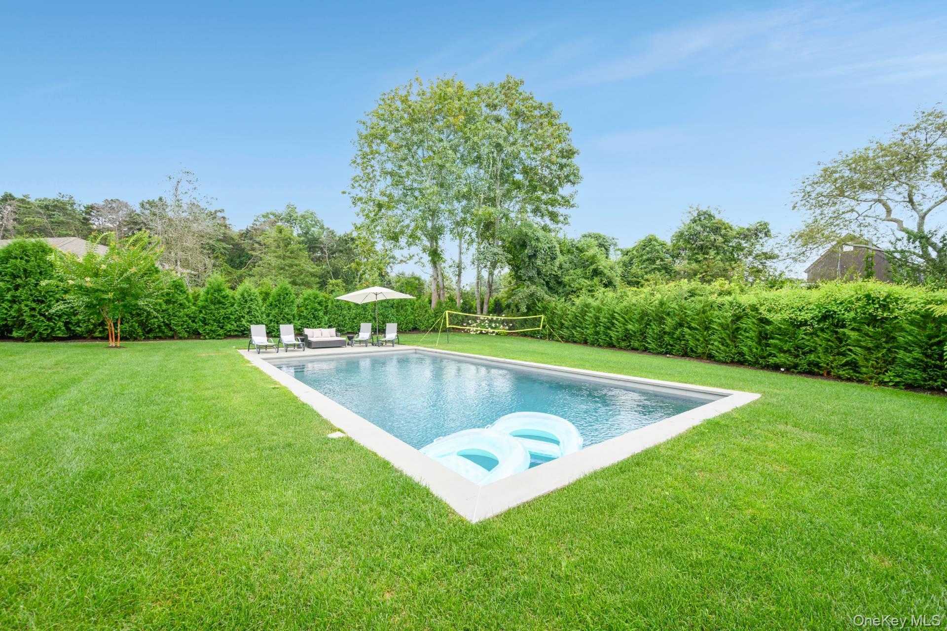 18 Lillian Lane, Southampton, NY 11968