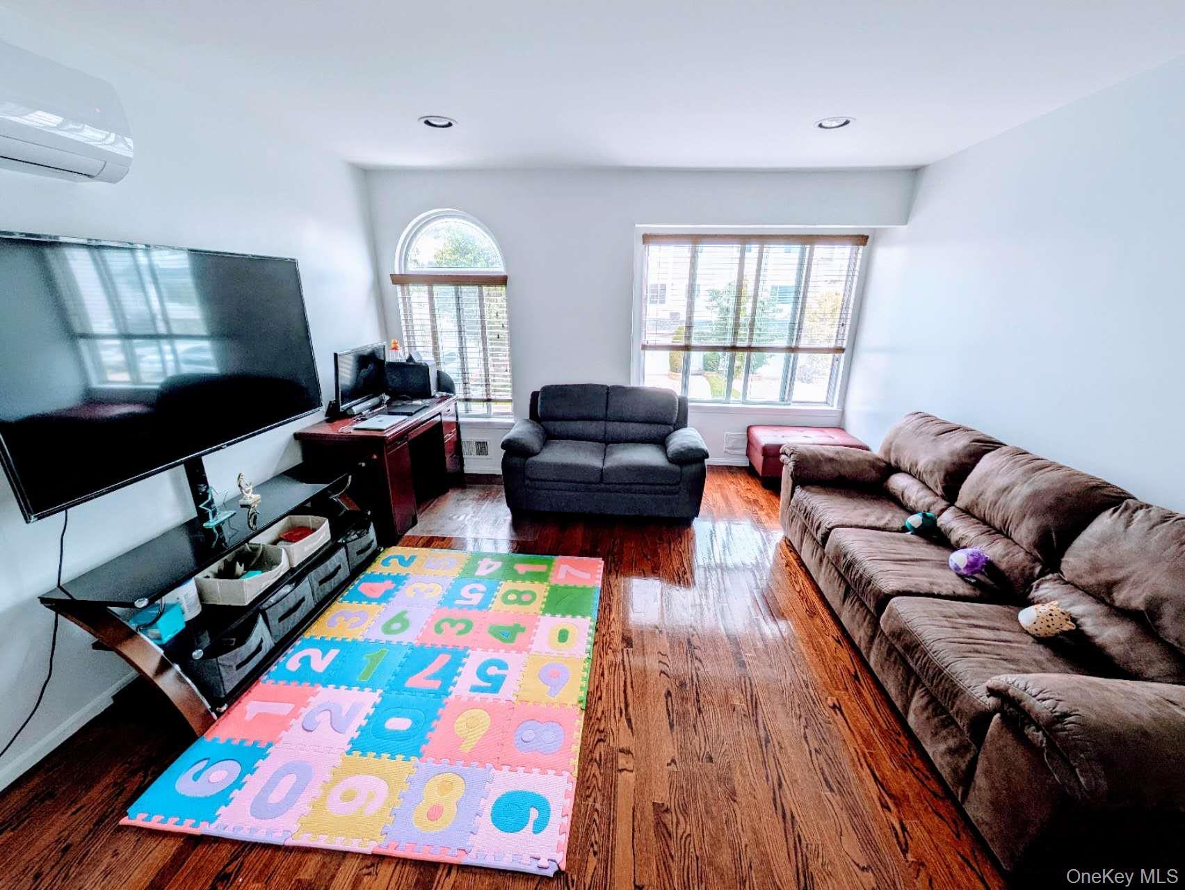 50 Mallard Lane, Staten Island, NY 10309