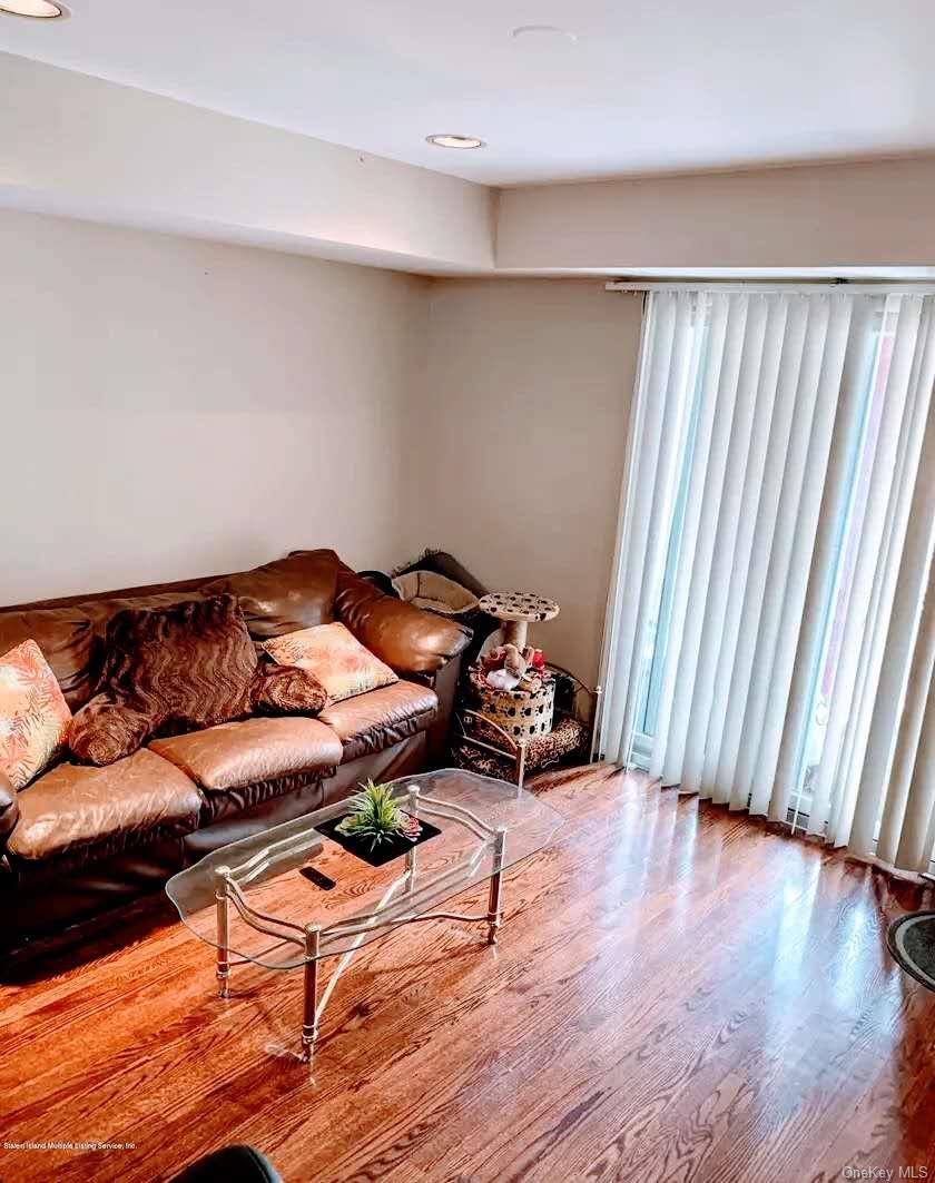 50 Mallard Lane, Staten Island, NY 10309