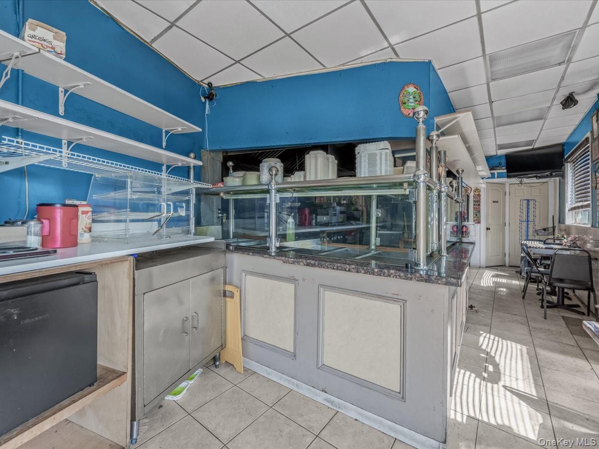 6 E Barclay Street, Hicksville, NY 11801