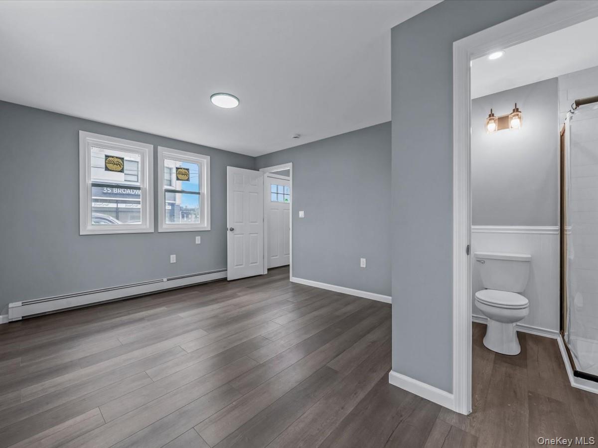 6 E Barclay Street, Hicksville, NY 11801