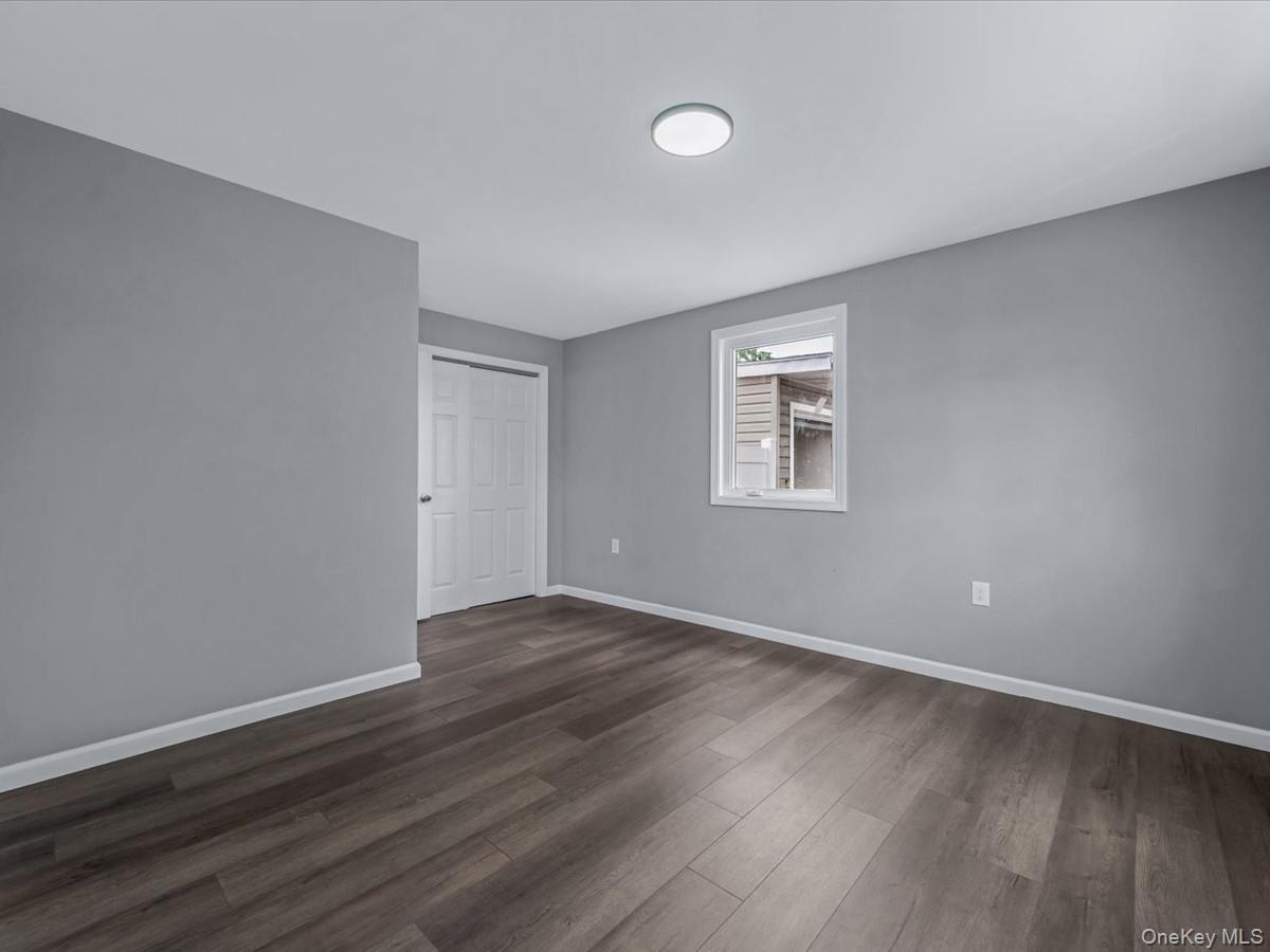 6 E Barclay Street, Hicksville, NY 11801