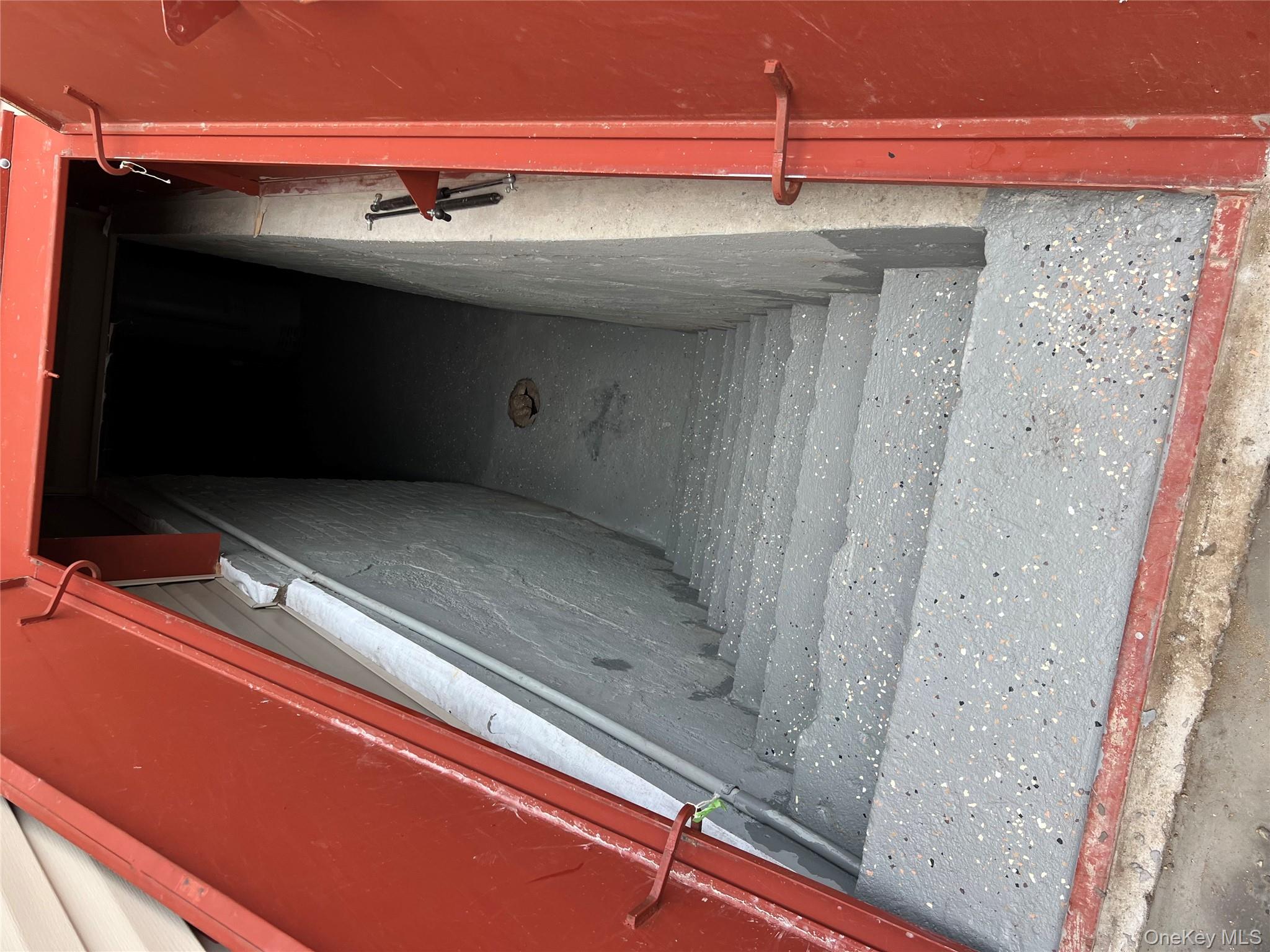 6 E Barclay Street, Hicksville, NY 11801