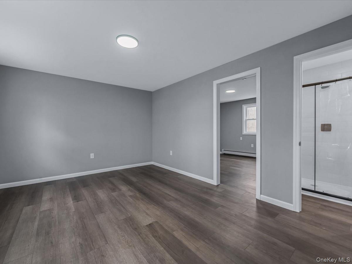 6 E Barclay Street, Hicksville, NY 11801