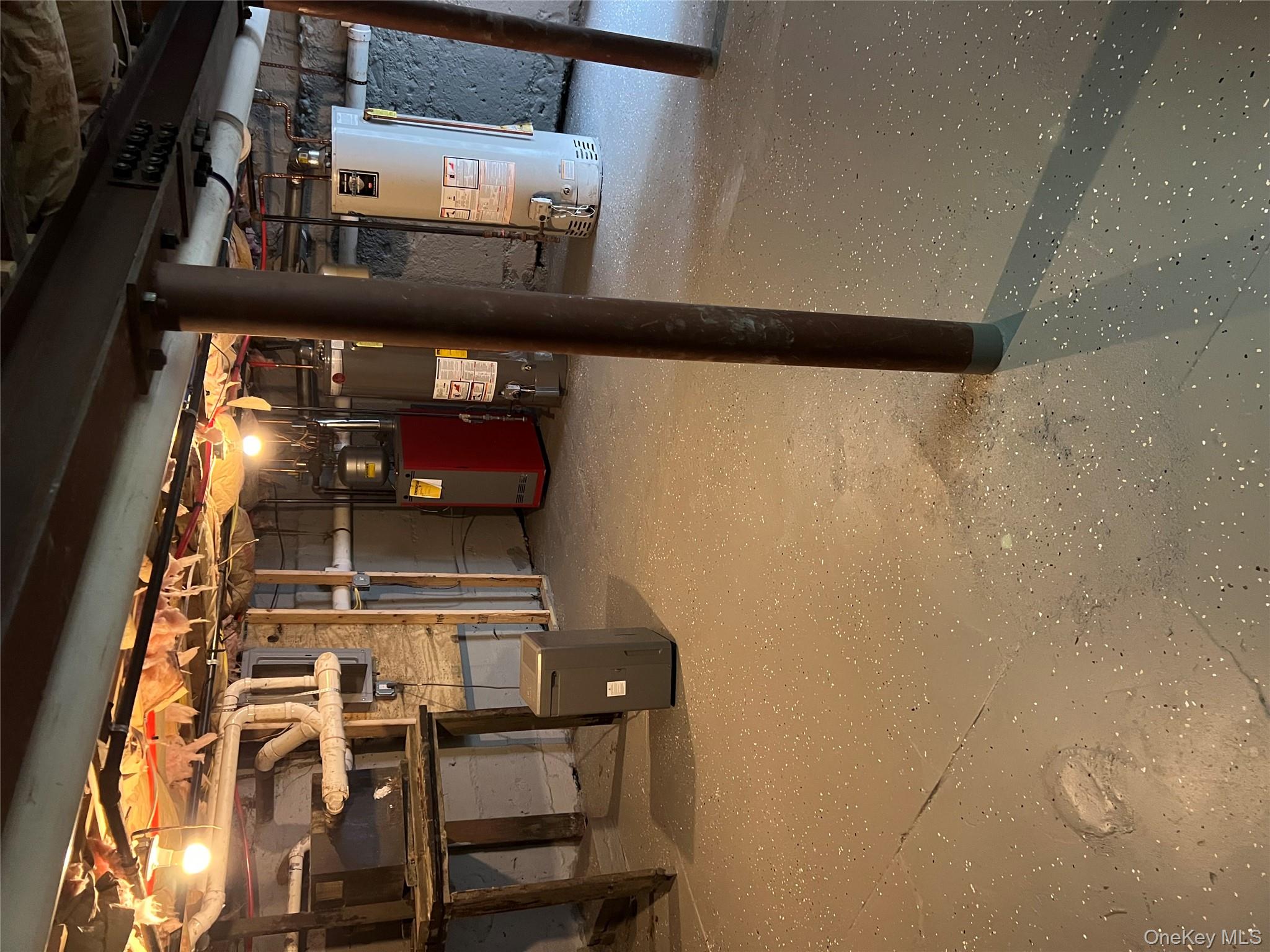 6 E Barclay Street, Hicksville, NY 11801