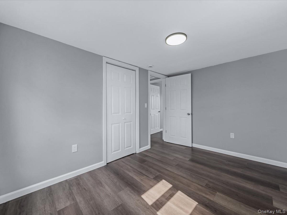 6 E Barclay Street, Hicksville, NY 11801