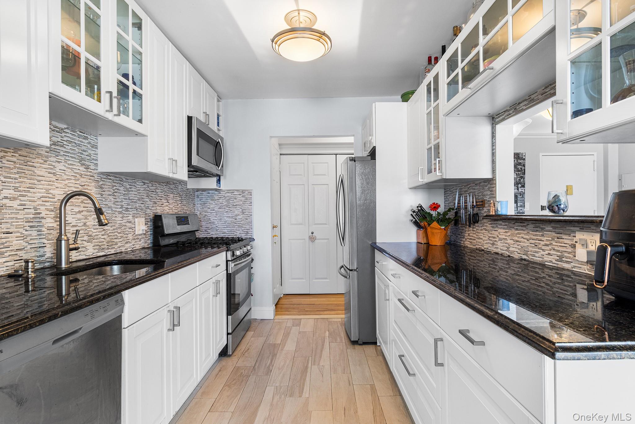 522 Shore Road # 6M, Long Beach, NY 11561