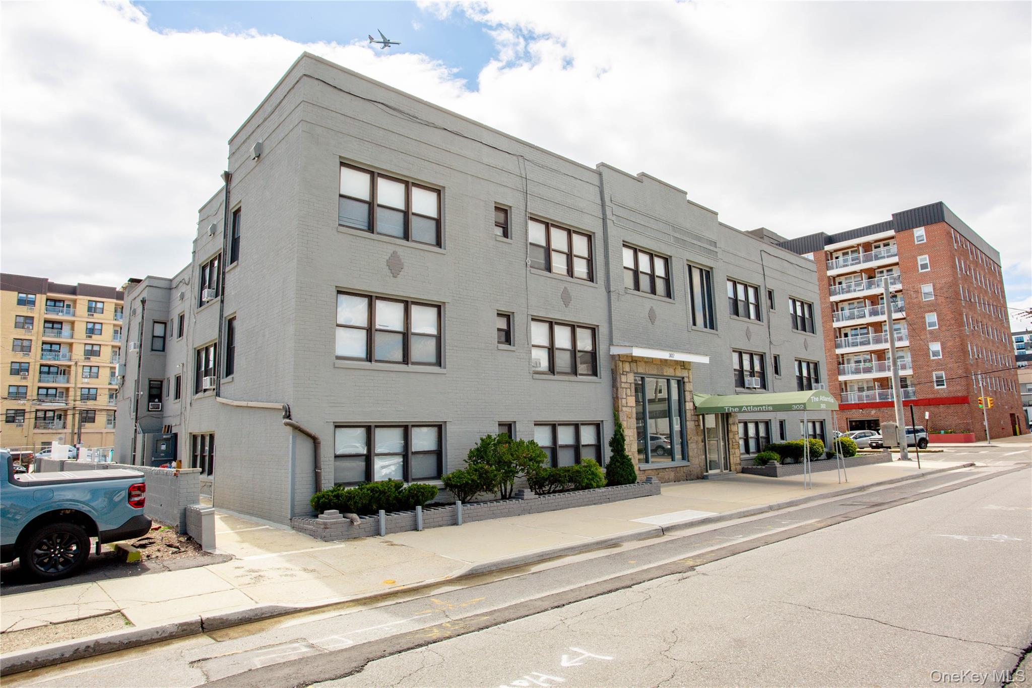 302 E Broadway # 2G, Long Beach, NY 11561