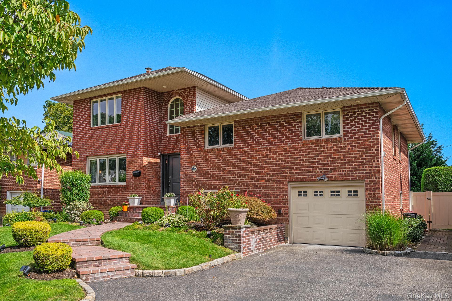 114 Seaman Road, Jericho, NY 11753