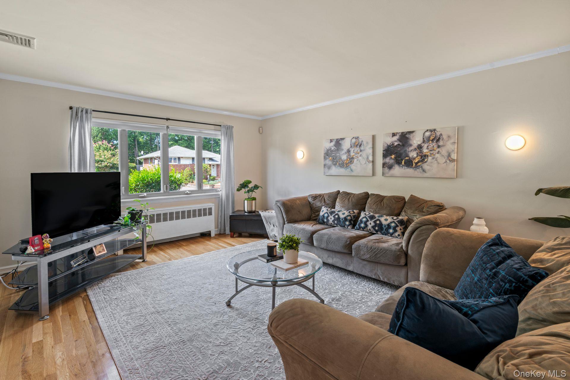 114 Seaman Road, Jericho, NY 11753