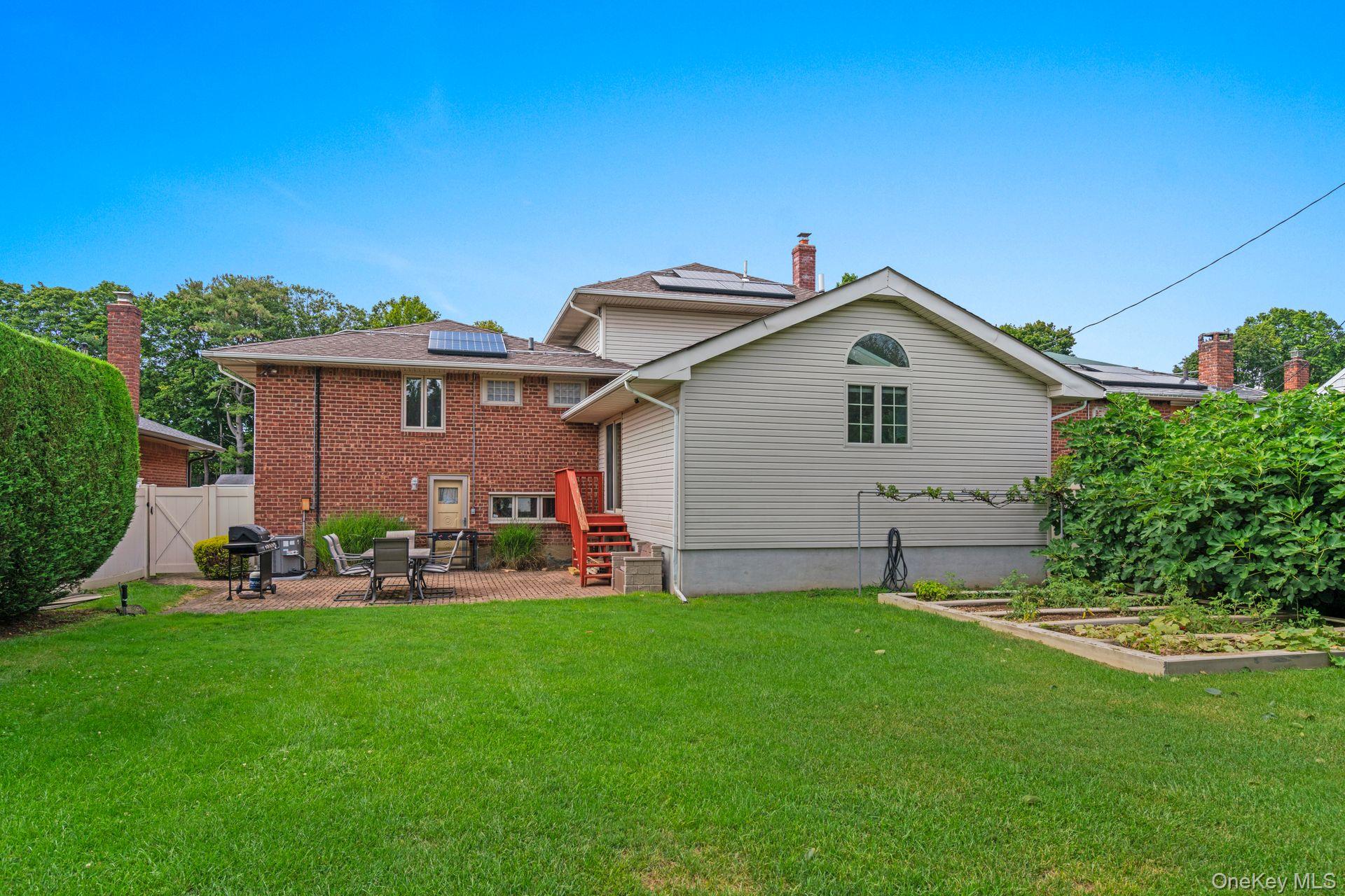 114 Seaman Road, Jericho, NY 11753