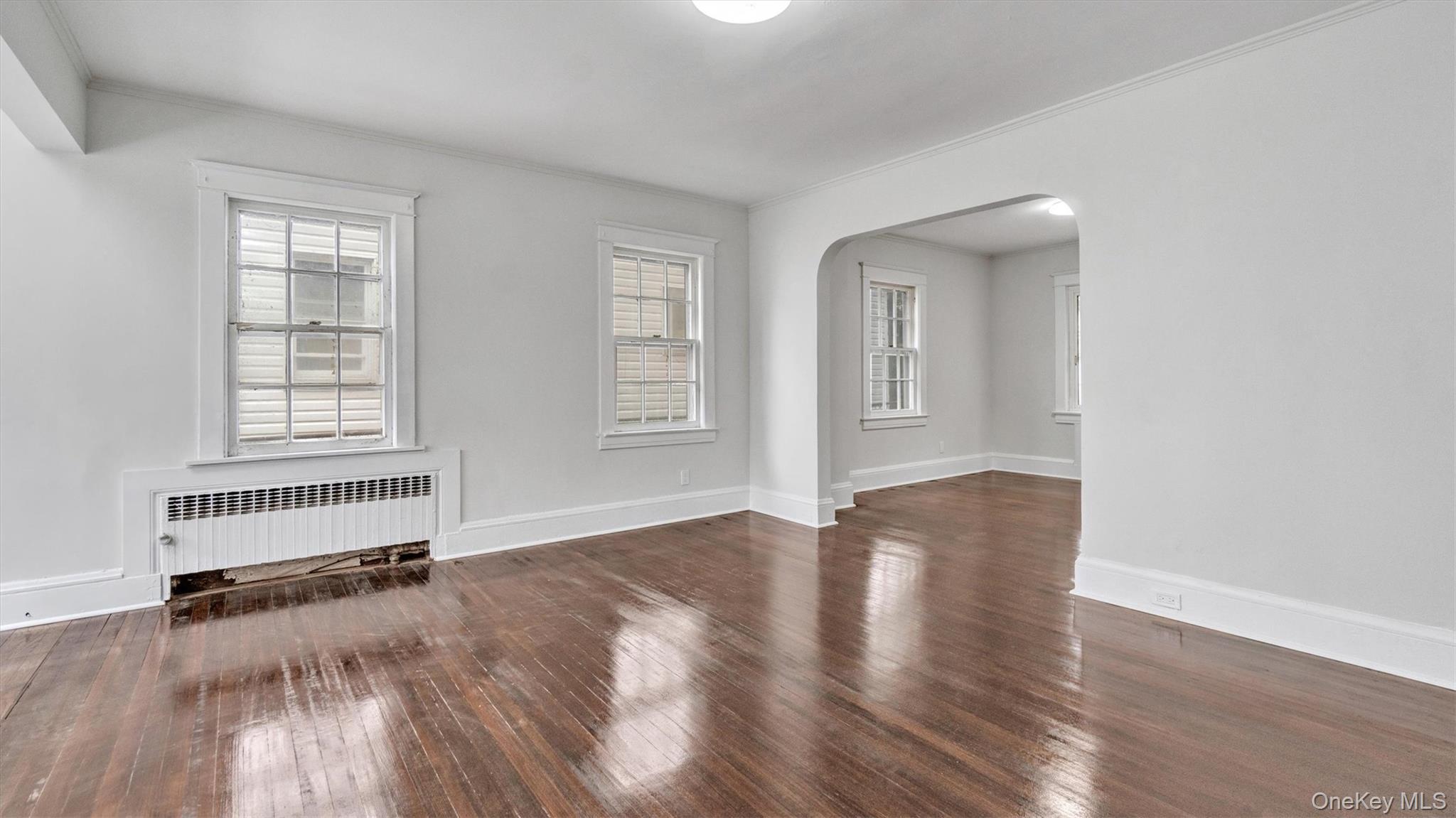 3 Walnut Place, Great Neck, NY 11021