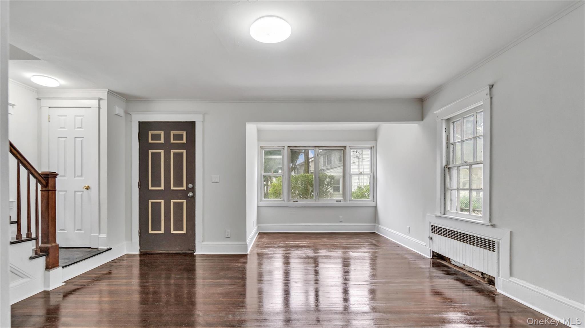 3 Walnut Place, Great Neck, NY 11021