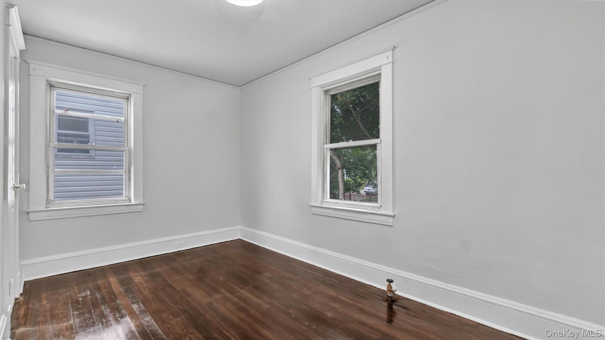 3 Walnut Place, Great Neck, NY 11021