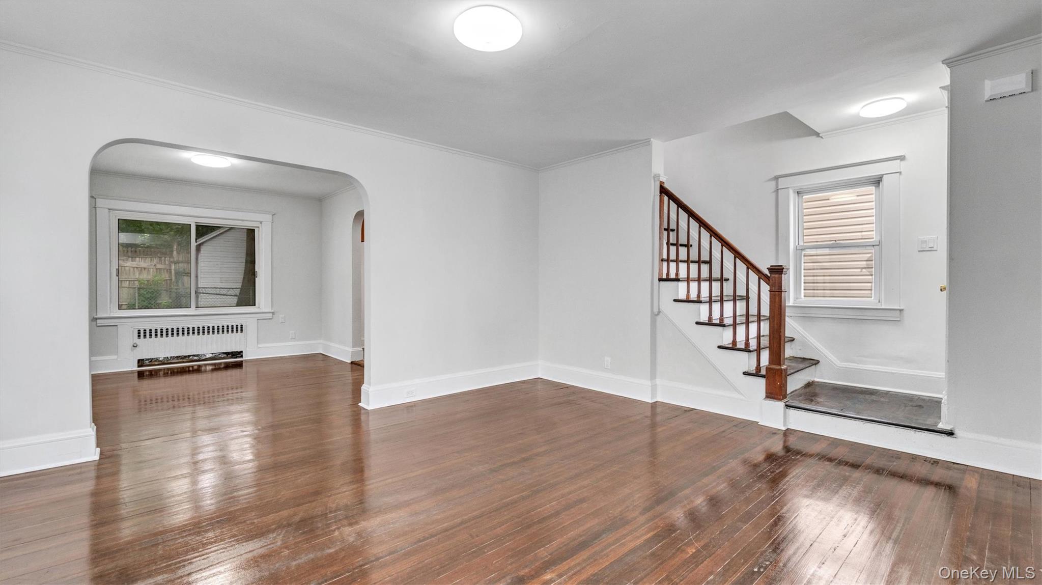 3 Walnut Place, Great Neck, NY 11021